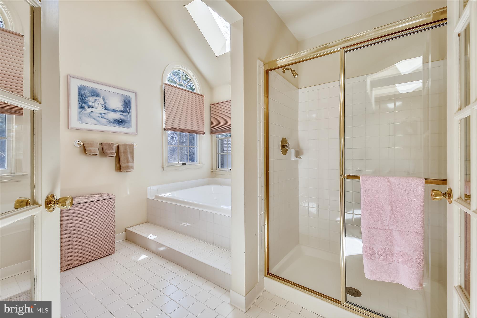 QUINCE ORCHARD KNOLLS - Residential