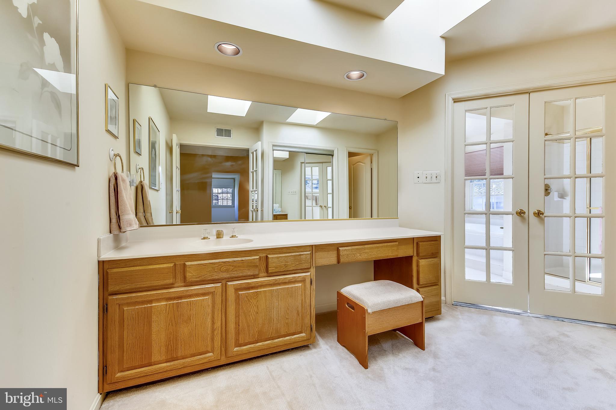 QUINCE ORCHARD KNOLLS - Residential