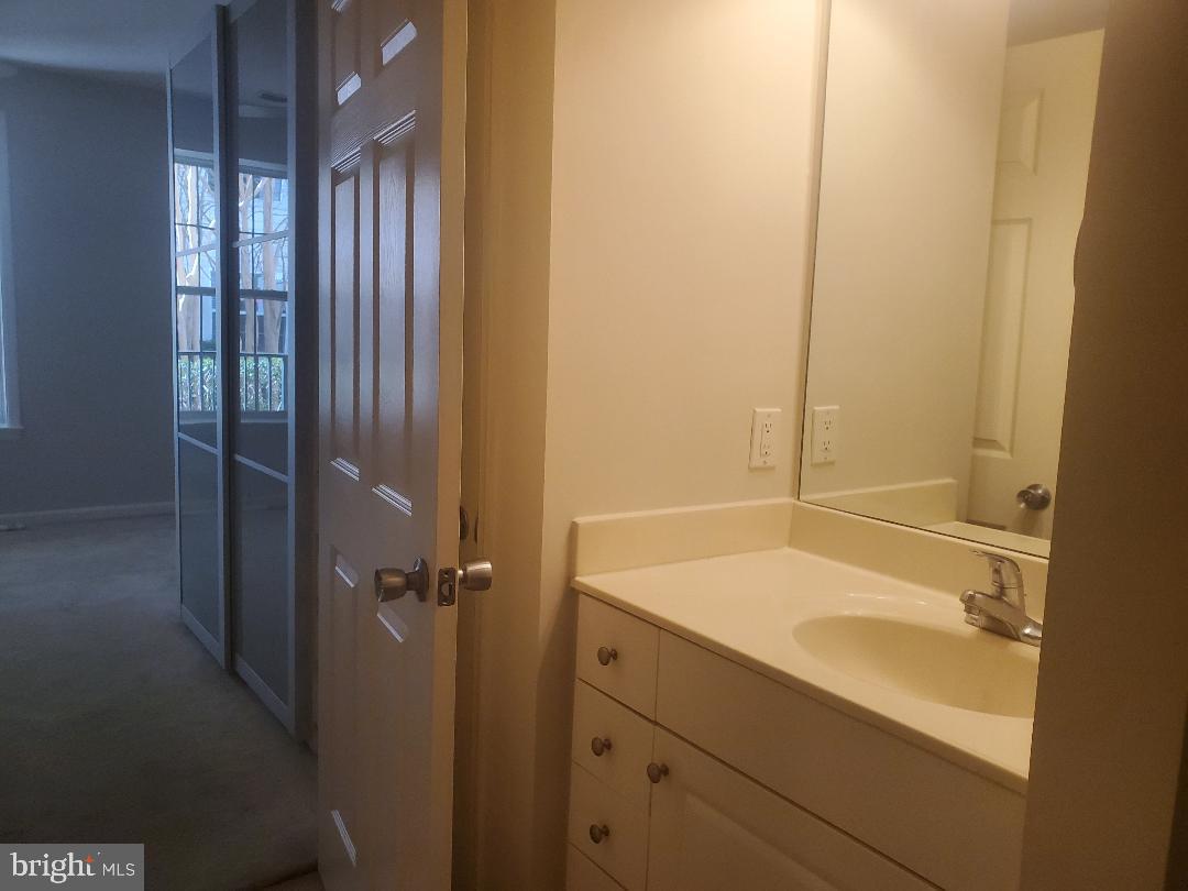 THE COLONNADE AT KENTLANDS - Residential Lease