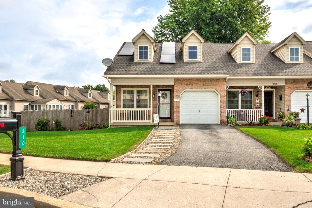 Photo of 310 Meadow Lane, QUARRYVILLE, PA 17566 (MLS # PALA2095334)