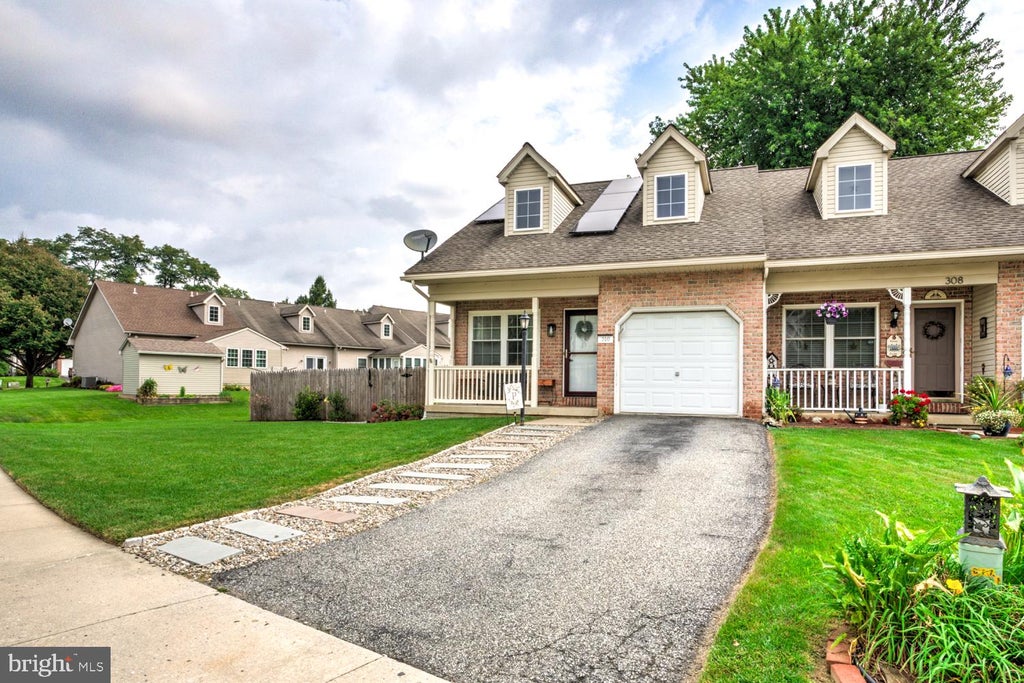 Photo of 310 Meadow Lane, QUARRYVILLE, PA 17566 (MLS # PALA2095334)