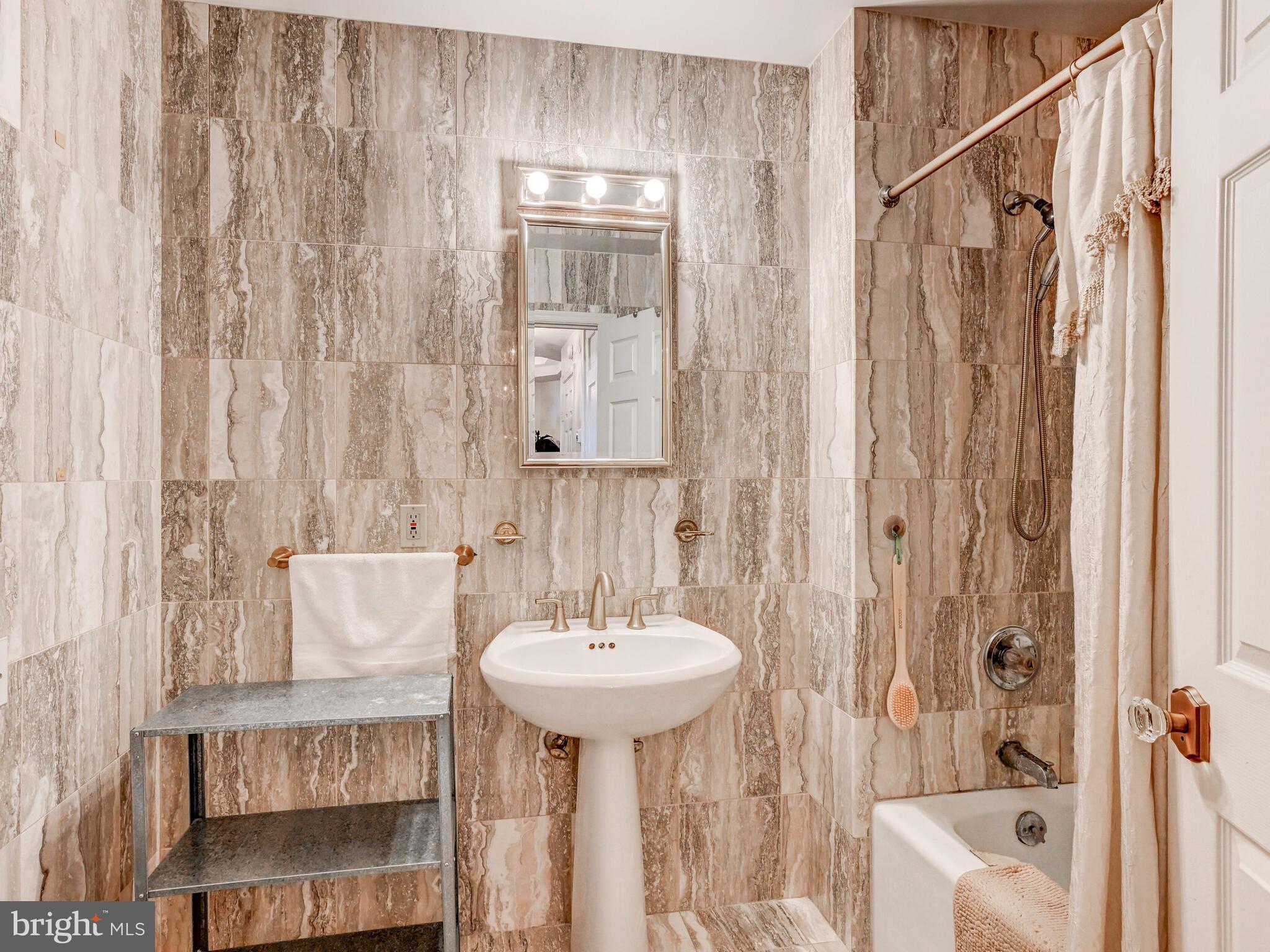 TUSCANY-CANTERBURY - Residential