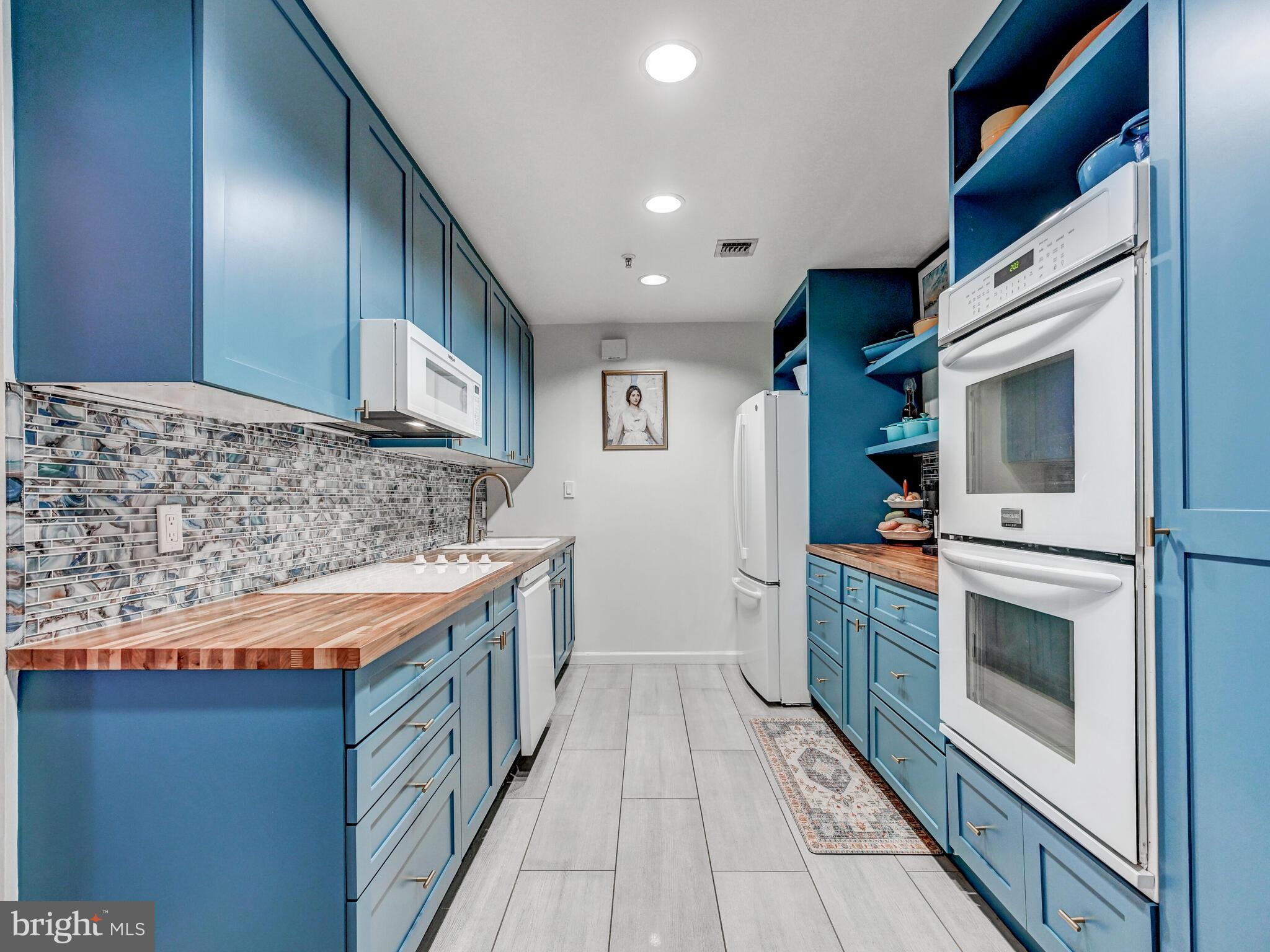 TUSCANY-CANTERBURY - Residential