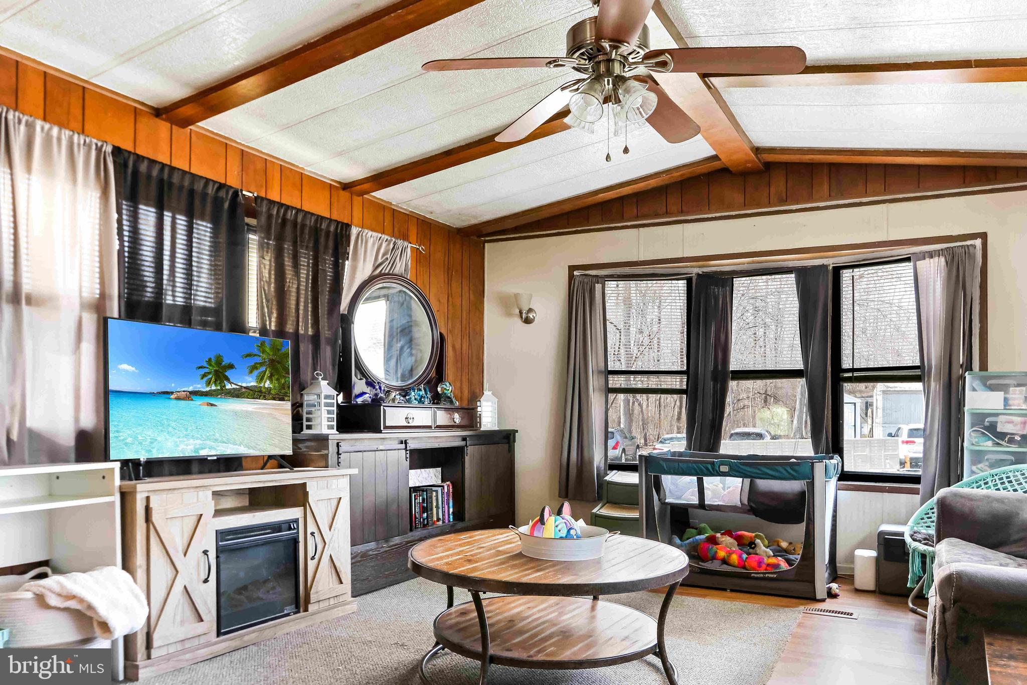 261 DUFFERIN DRIVE 261