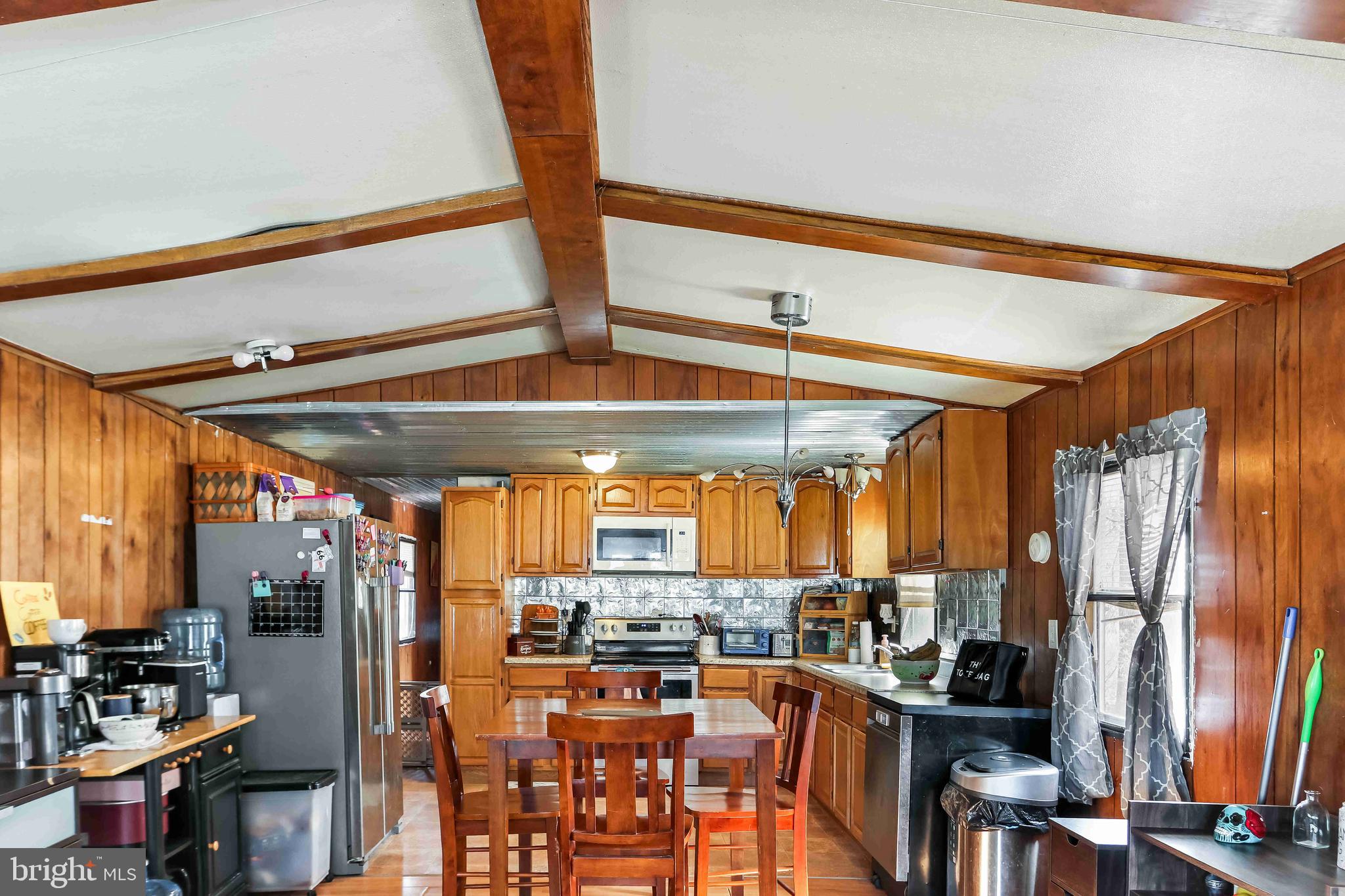 261 DUFFERIN DRIVE 261