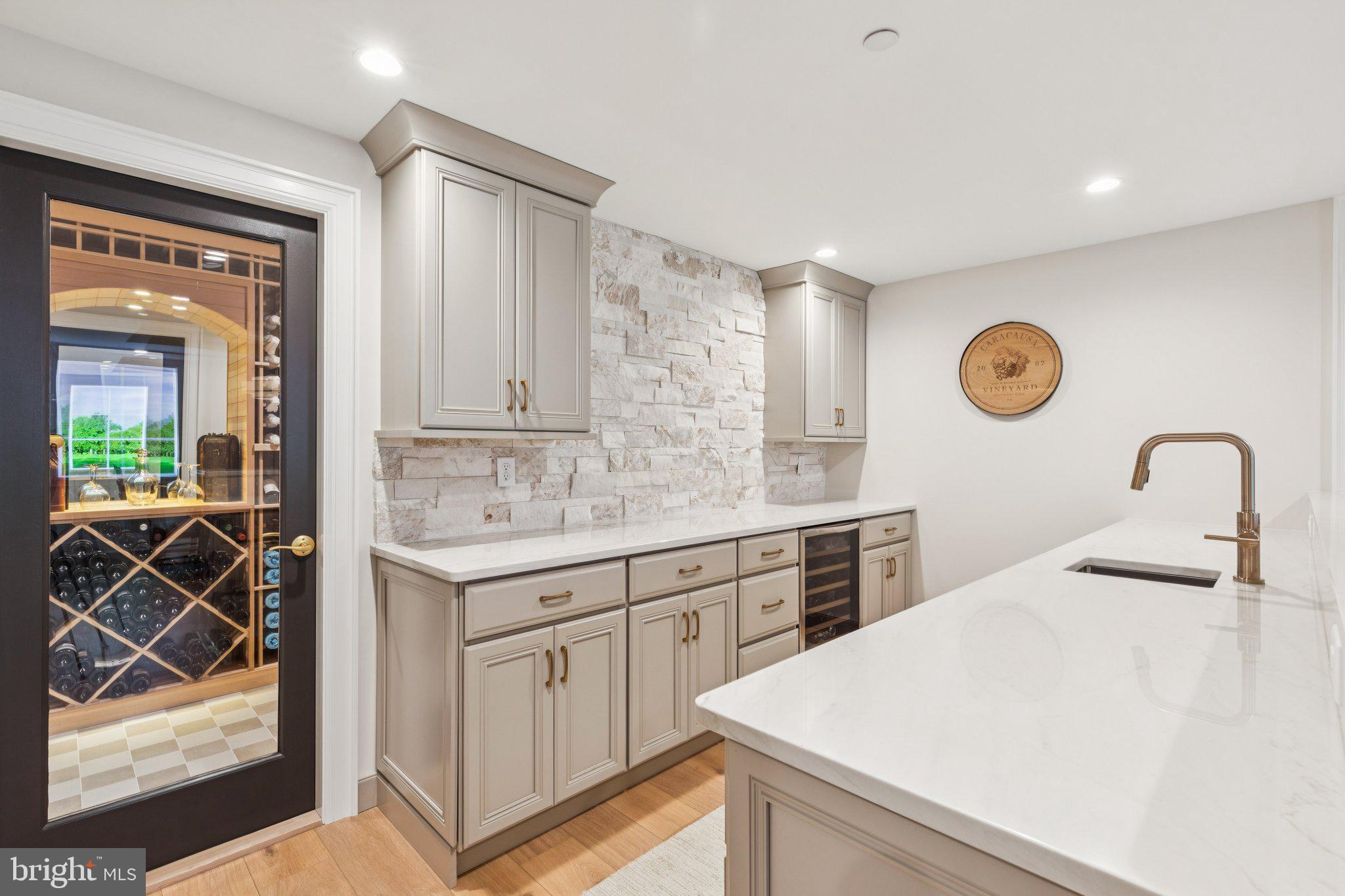 VALENTINE ESTS - Residential