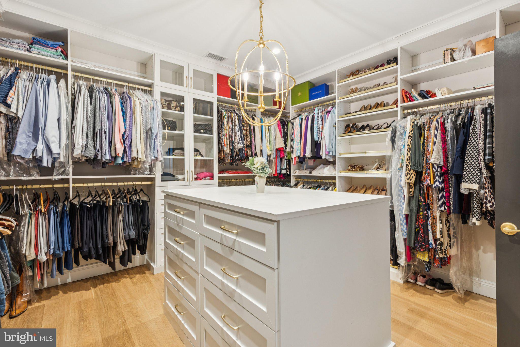 VALENTINE ESTS - Residential