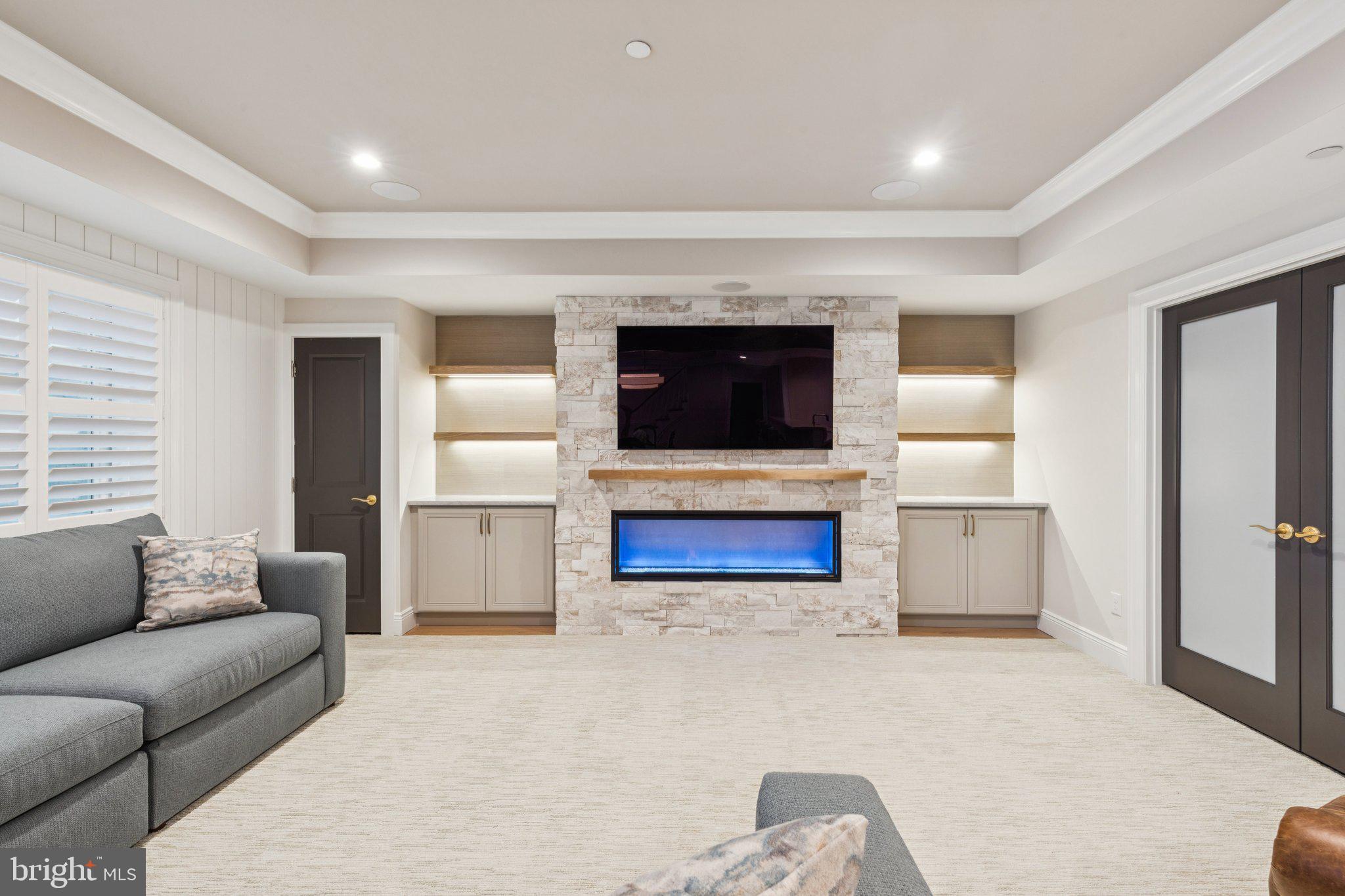 VALENTINE ESTS - Residential