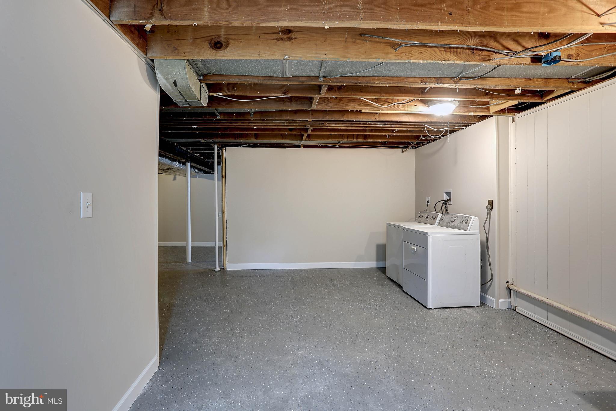 BURNT MILLS HILLS - Residential