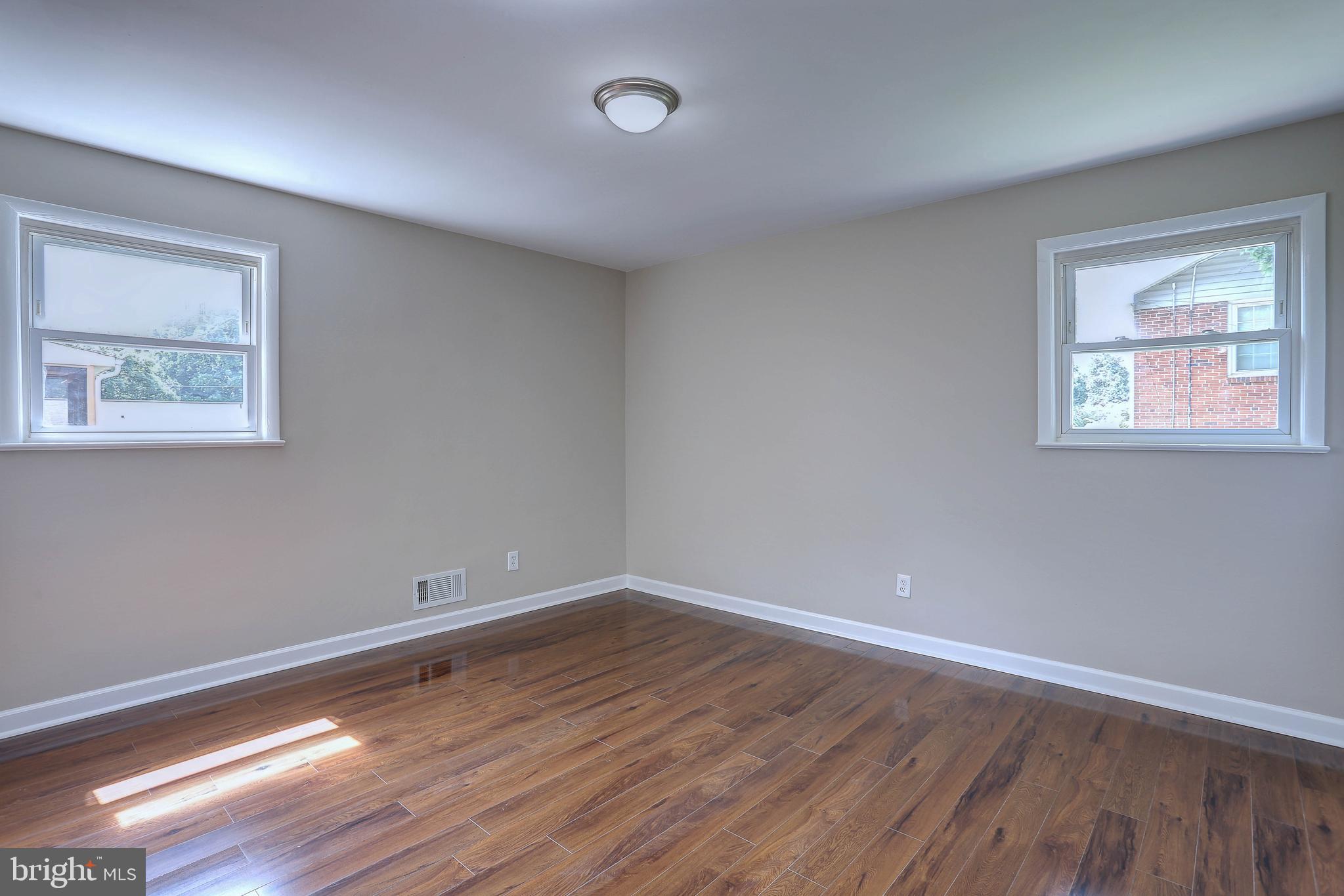 BURNT MILLS HILLS - Residential