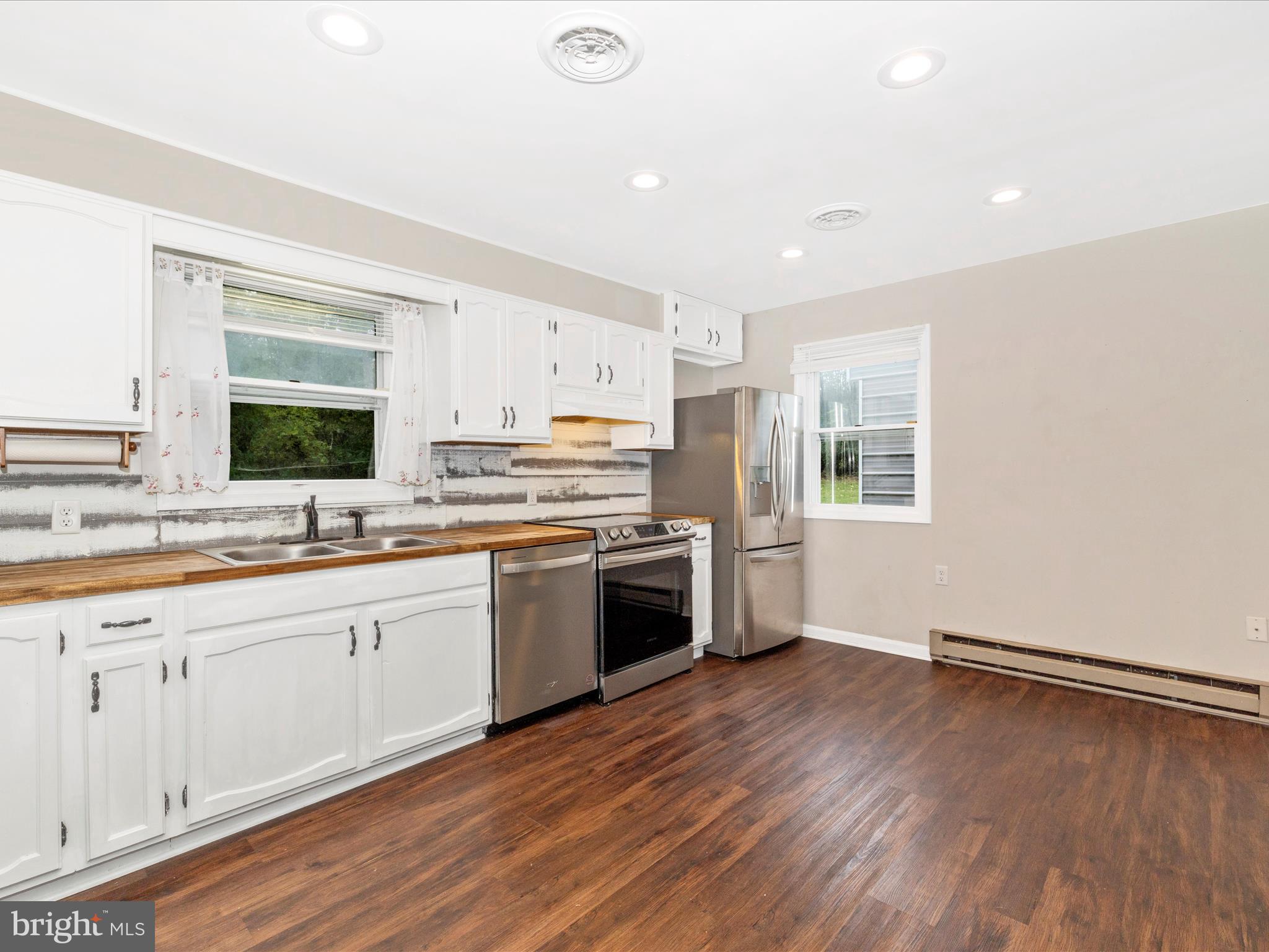 ROCK SPRING ACRES - Residential