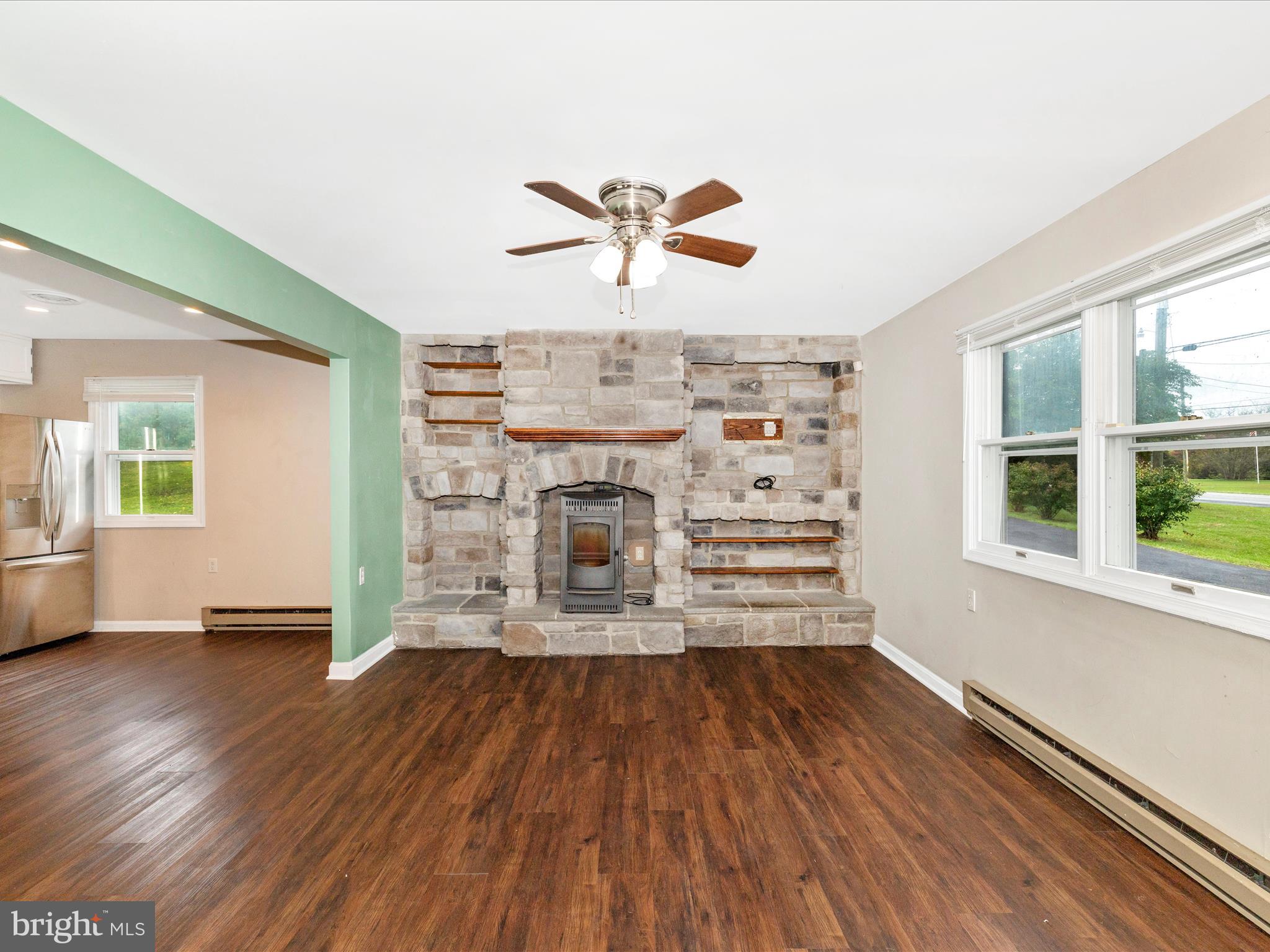 ROCK SPRING ACRES - Residential