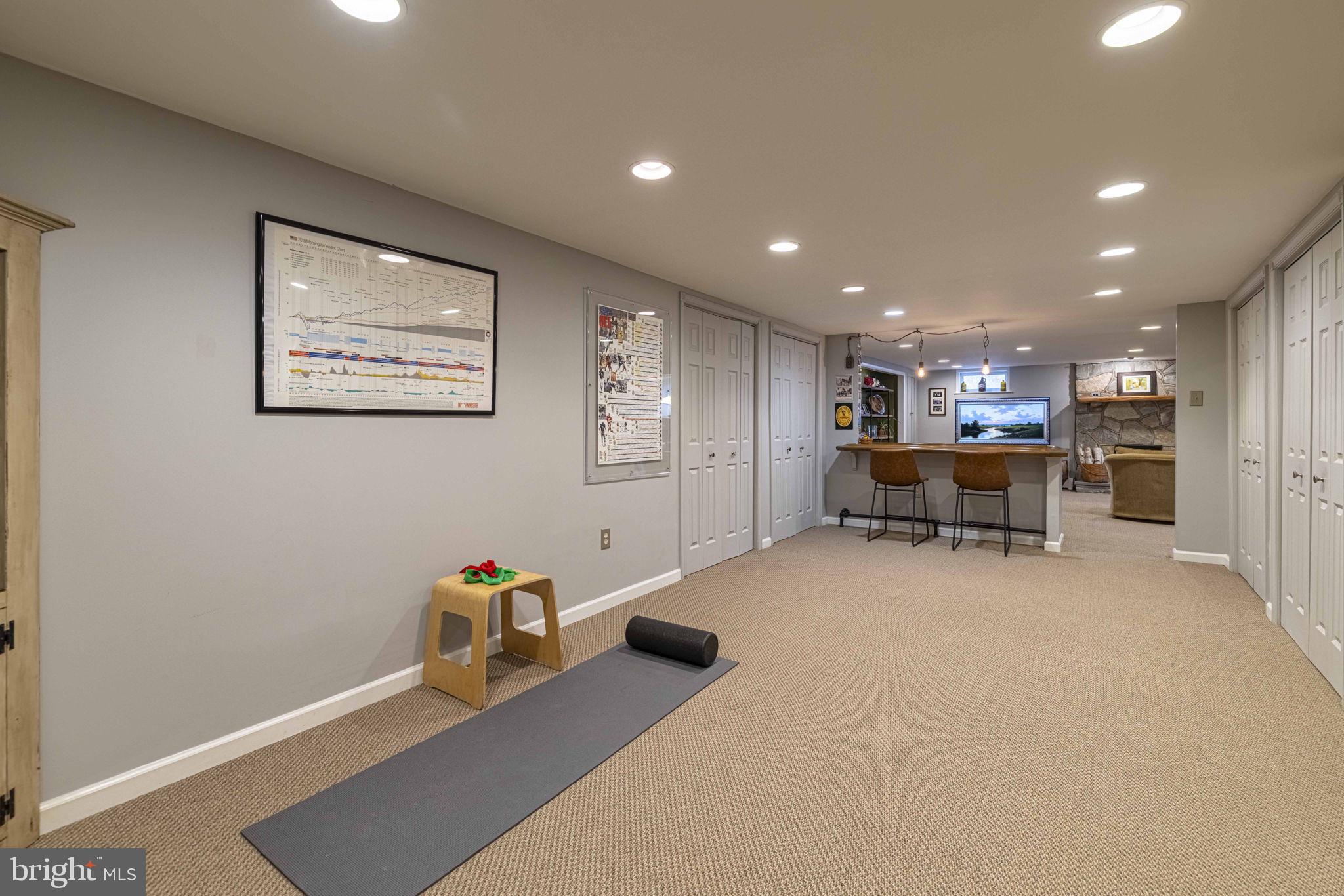 PEBBLE HILL - Residential