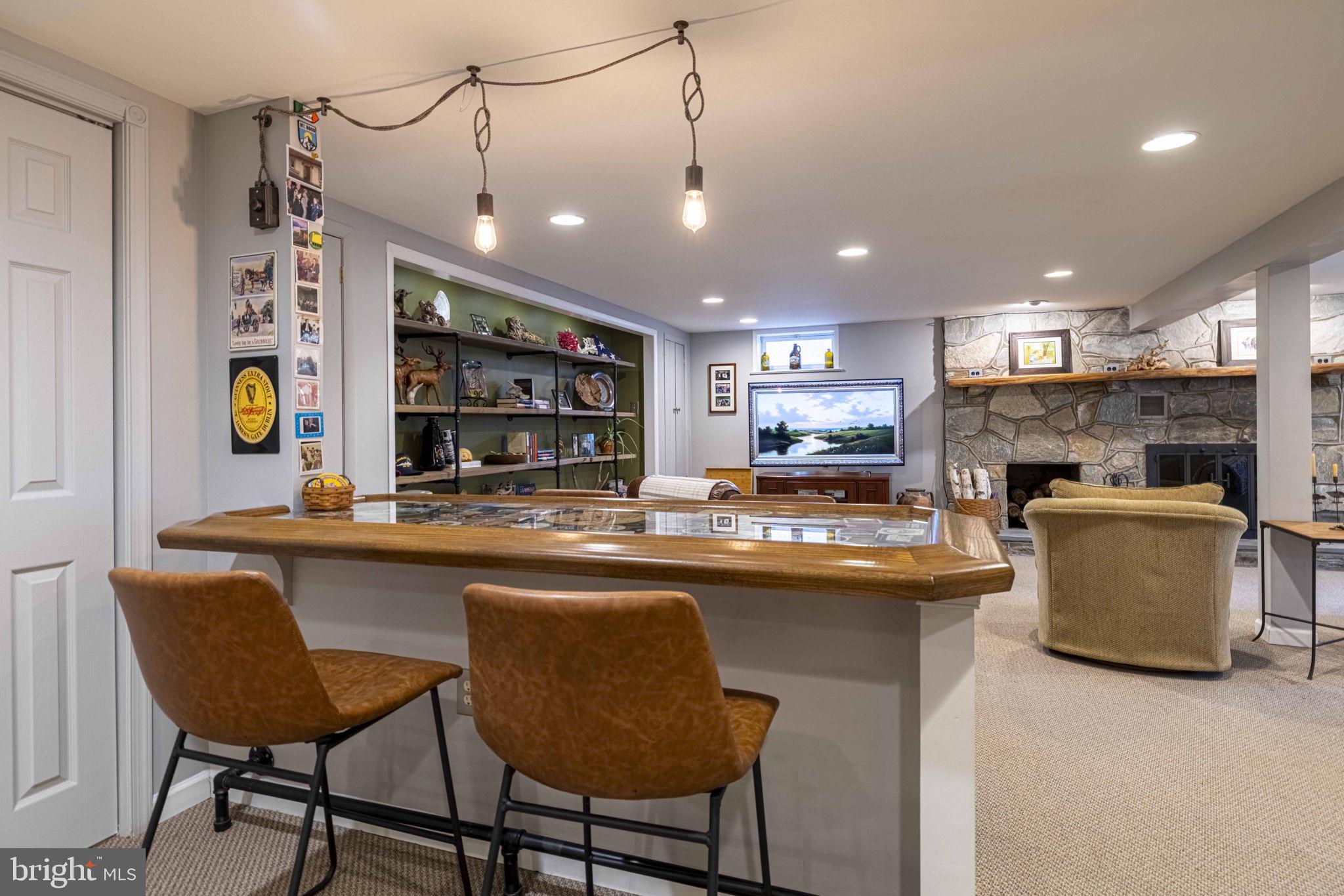 PEBBLE HILL - Residential