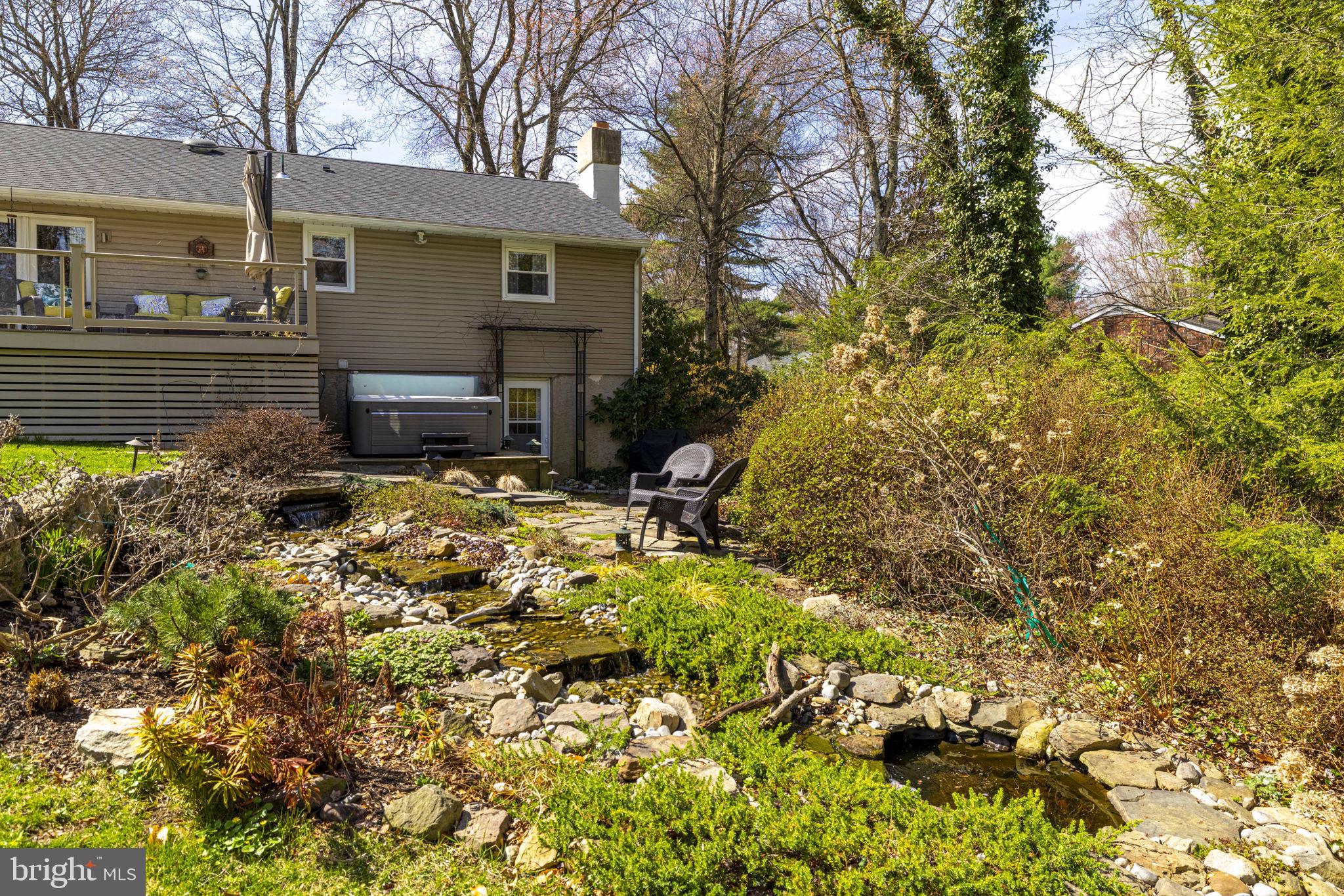 PEBBLE HILL - Residential