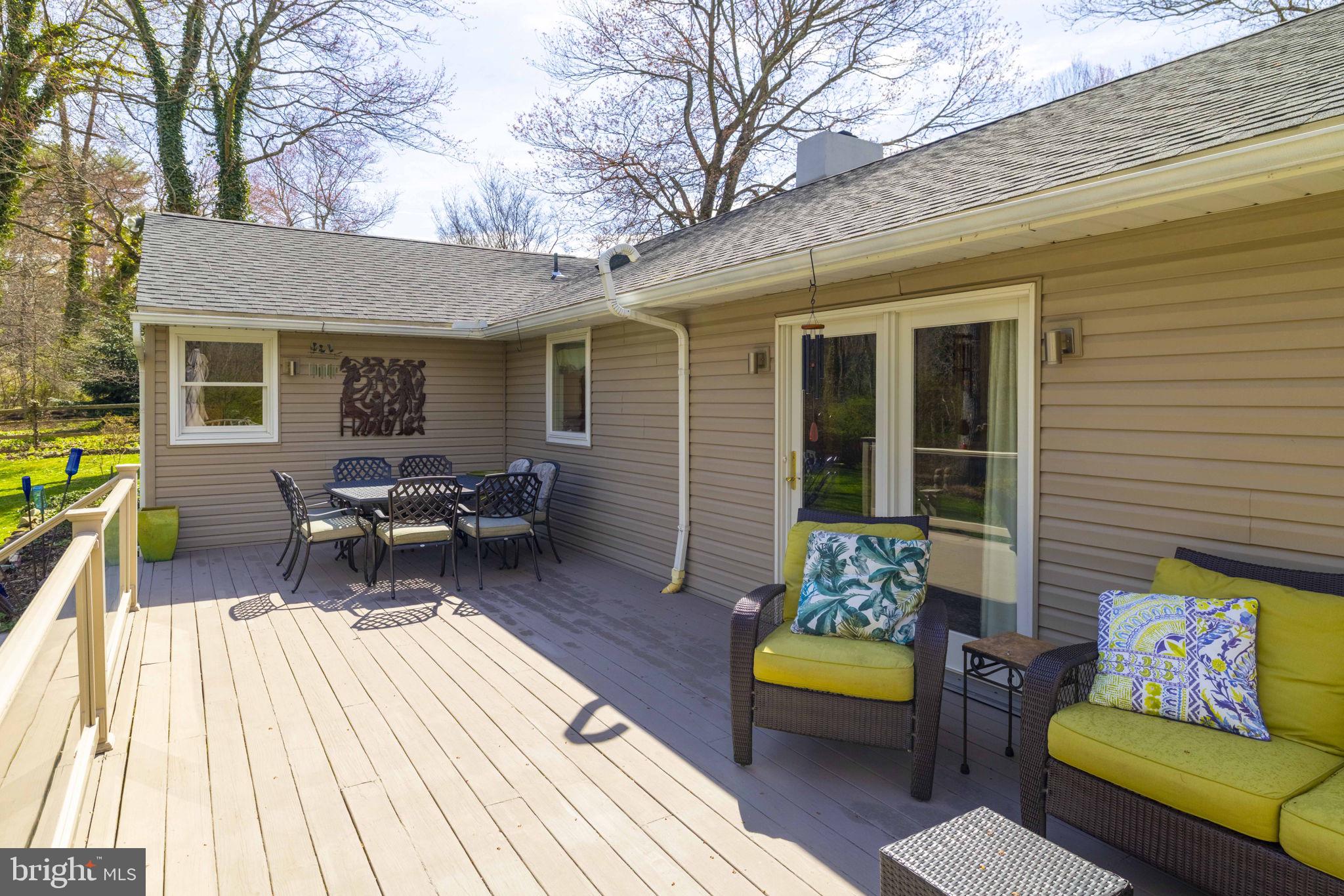 PEBBLE HILL - Residential