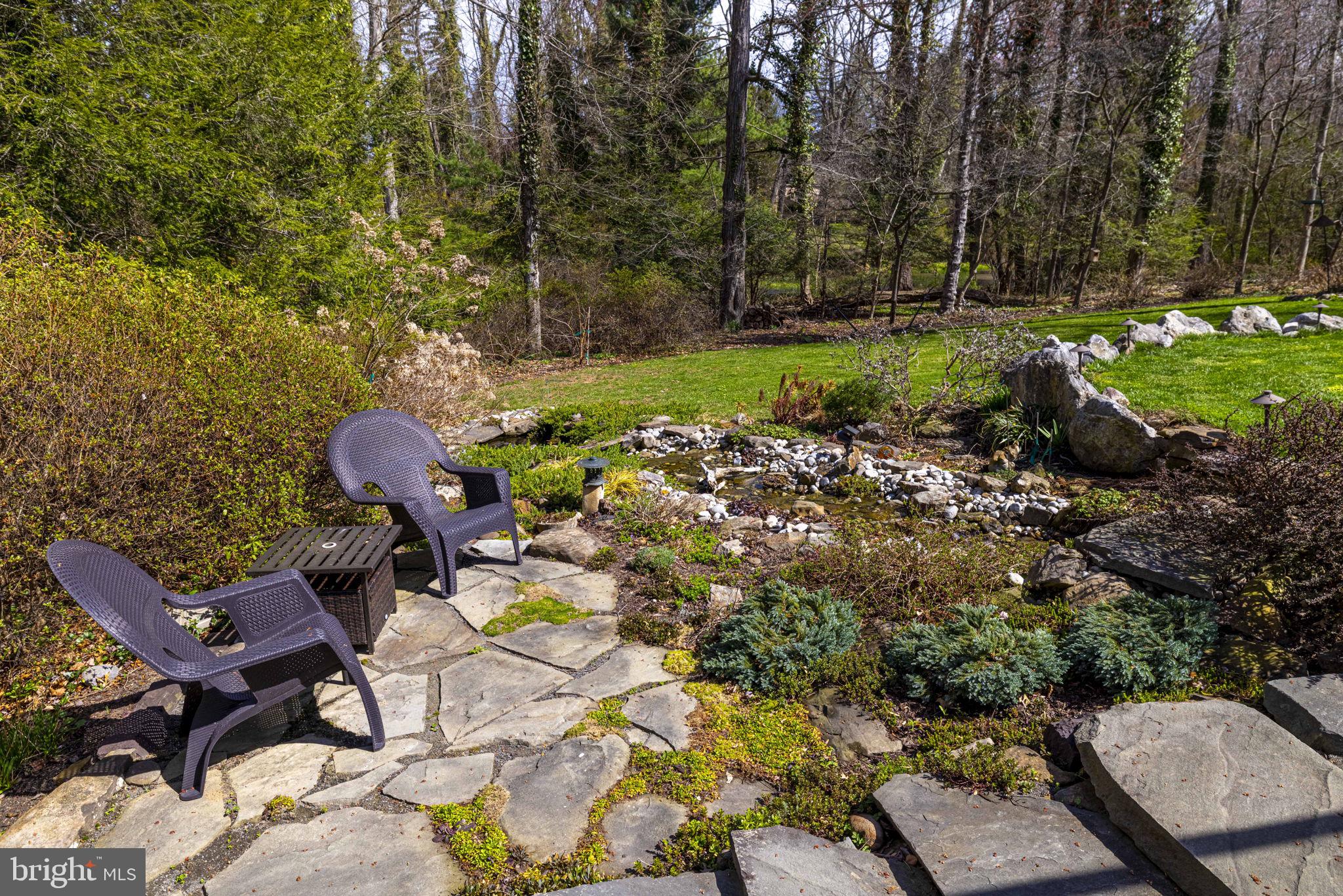 PEBBLE HILL - Residential