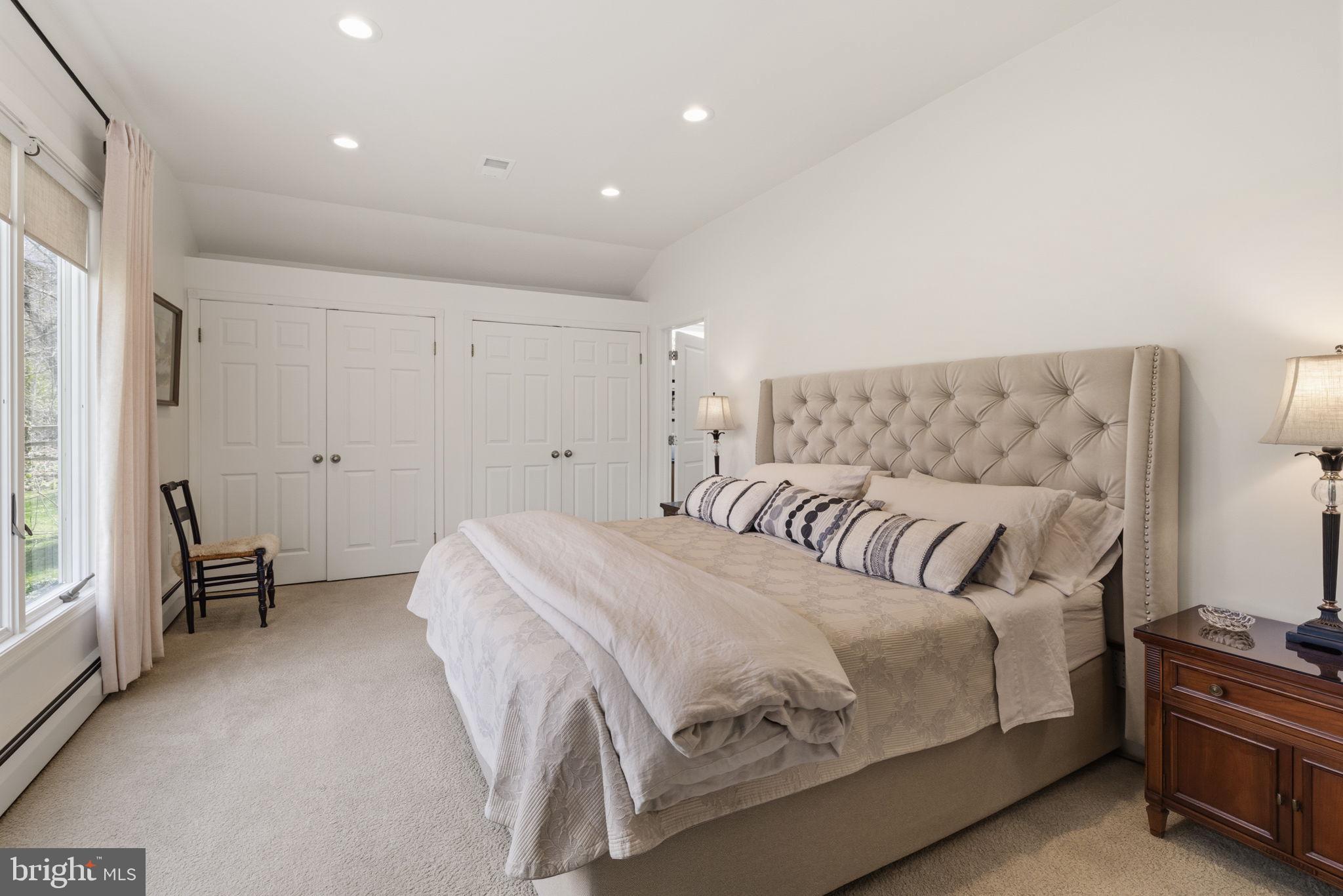 PEBBLE HILL - Residential