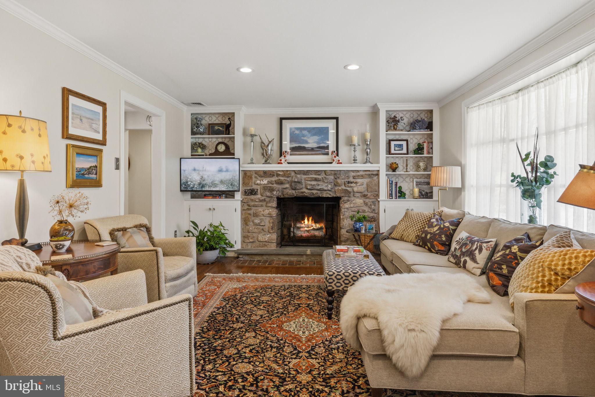 PEBBLE HILL - Residential