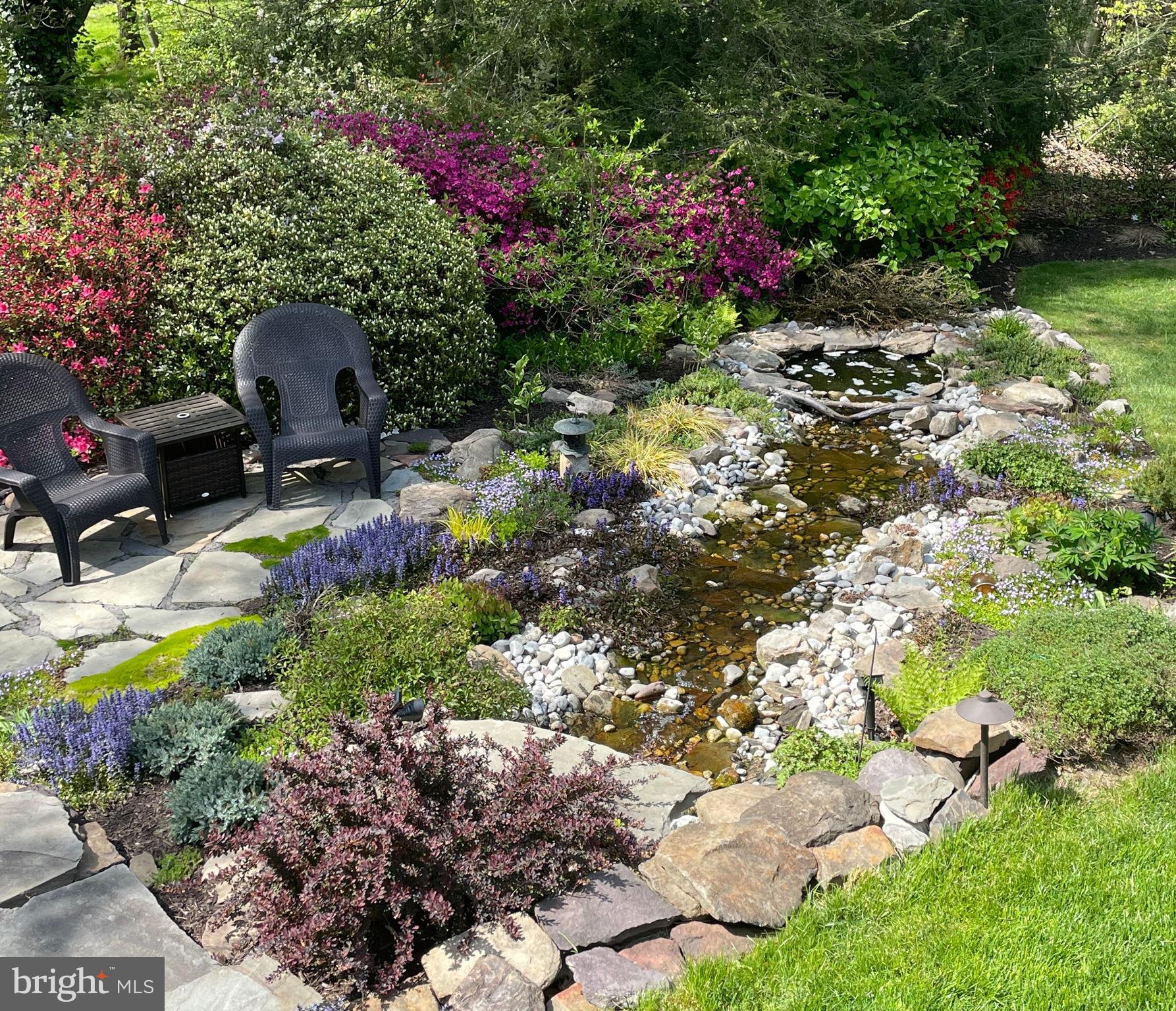 PEBBLE HILL - Residential