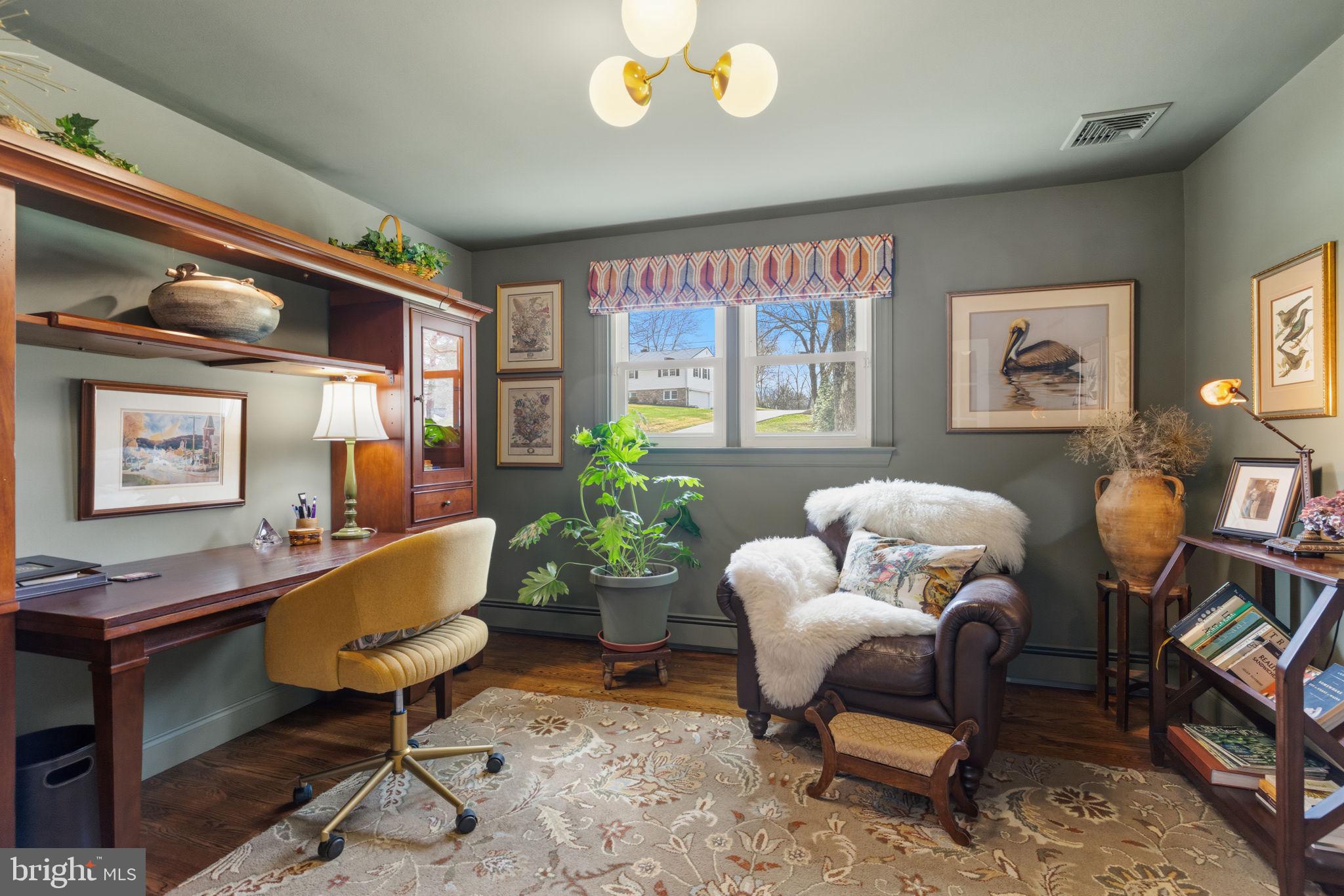 PEBBLE HILL - Residential