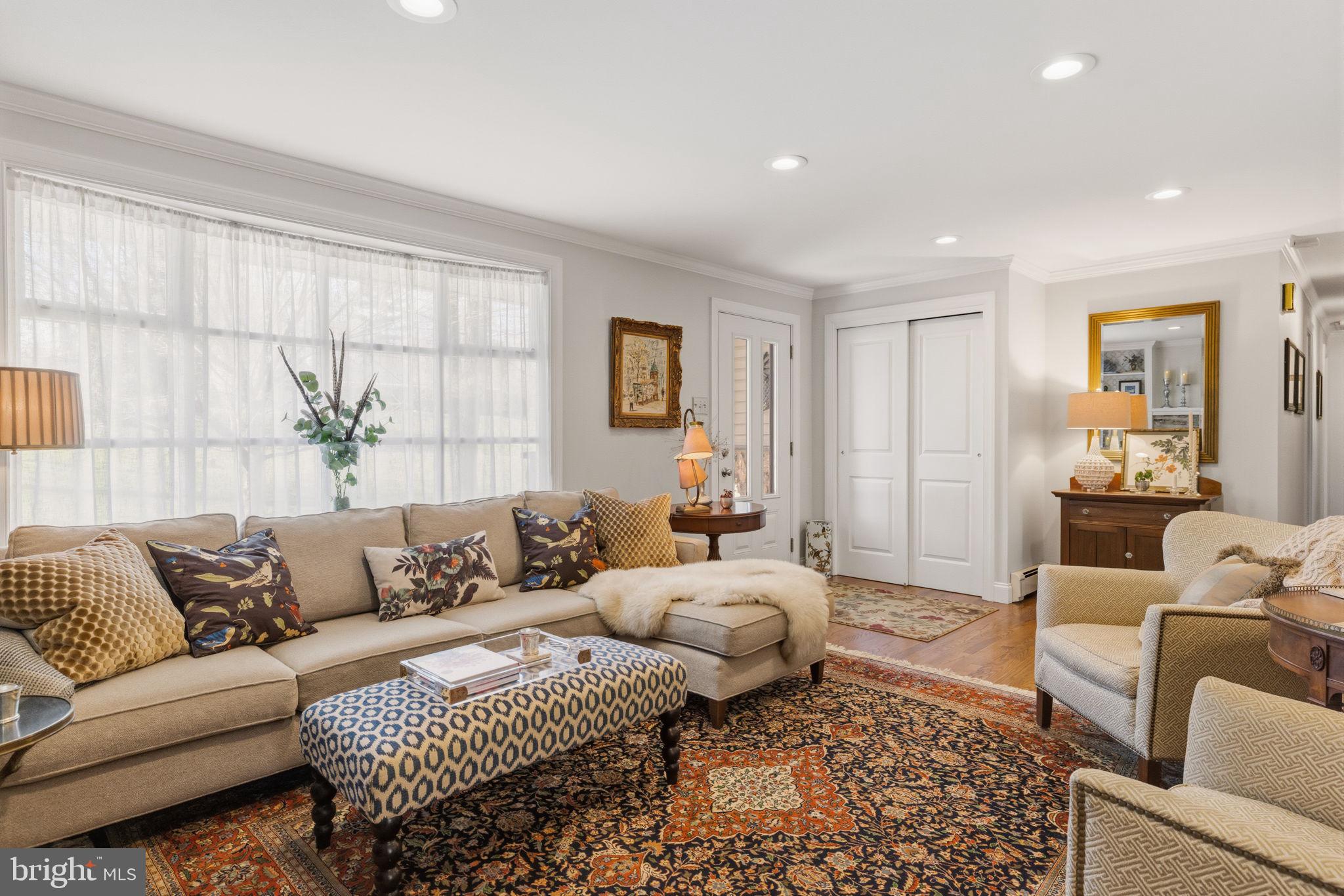 PEBBLE HILL - Residential