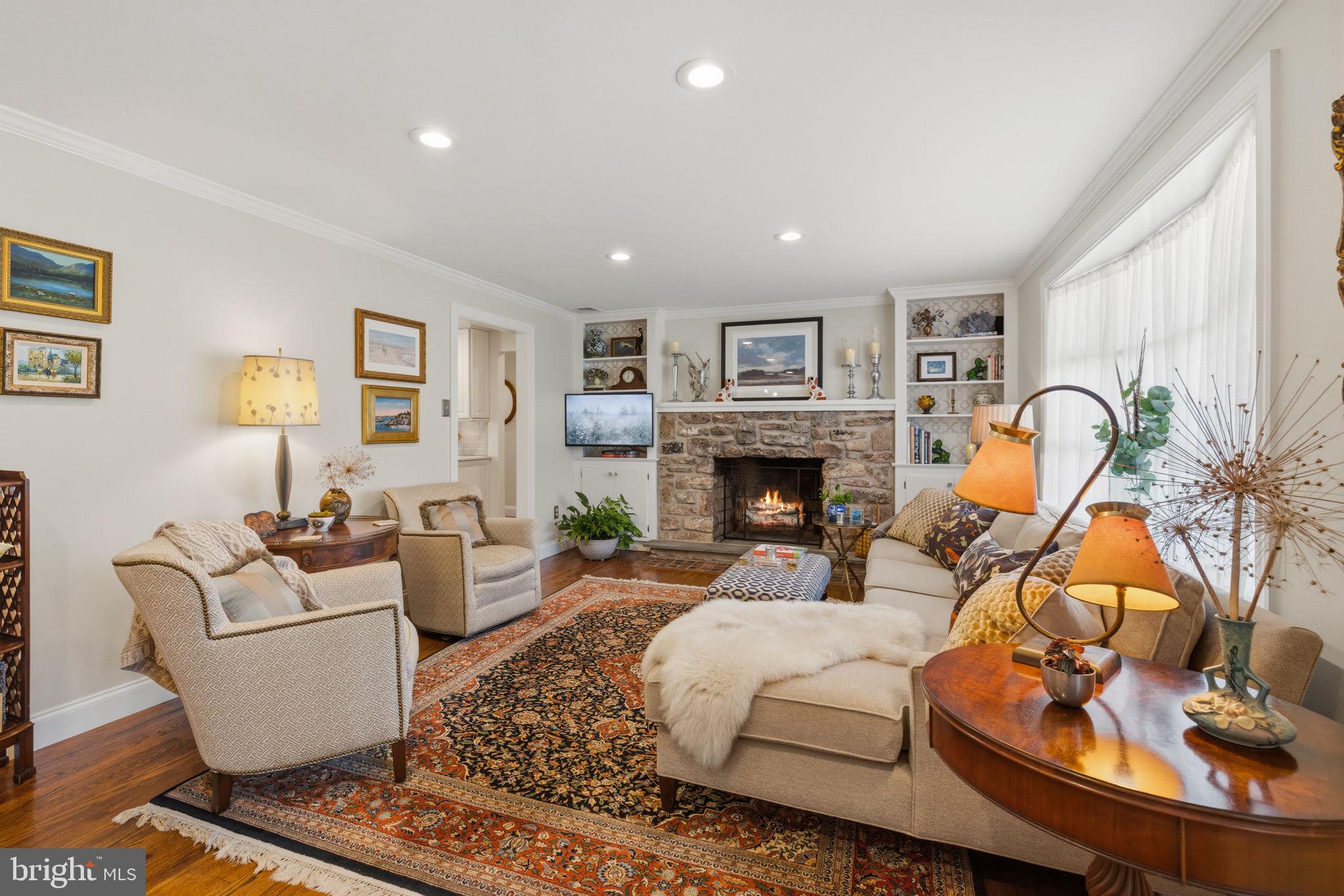 PEBBLE HILL - Residential