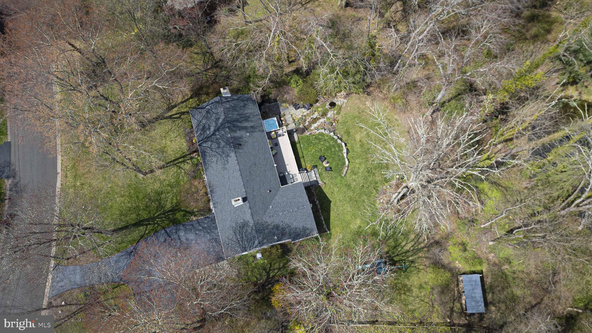 PEBBLE HILL - Residential