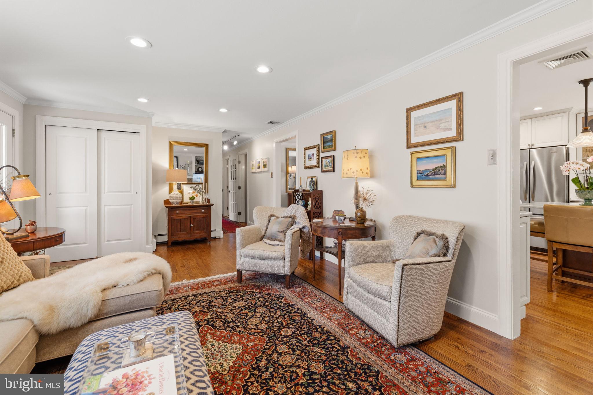 PEBBLE HILL - Residential