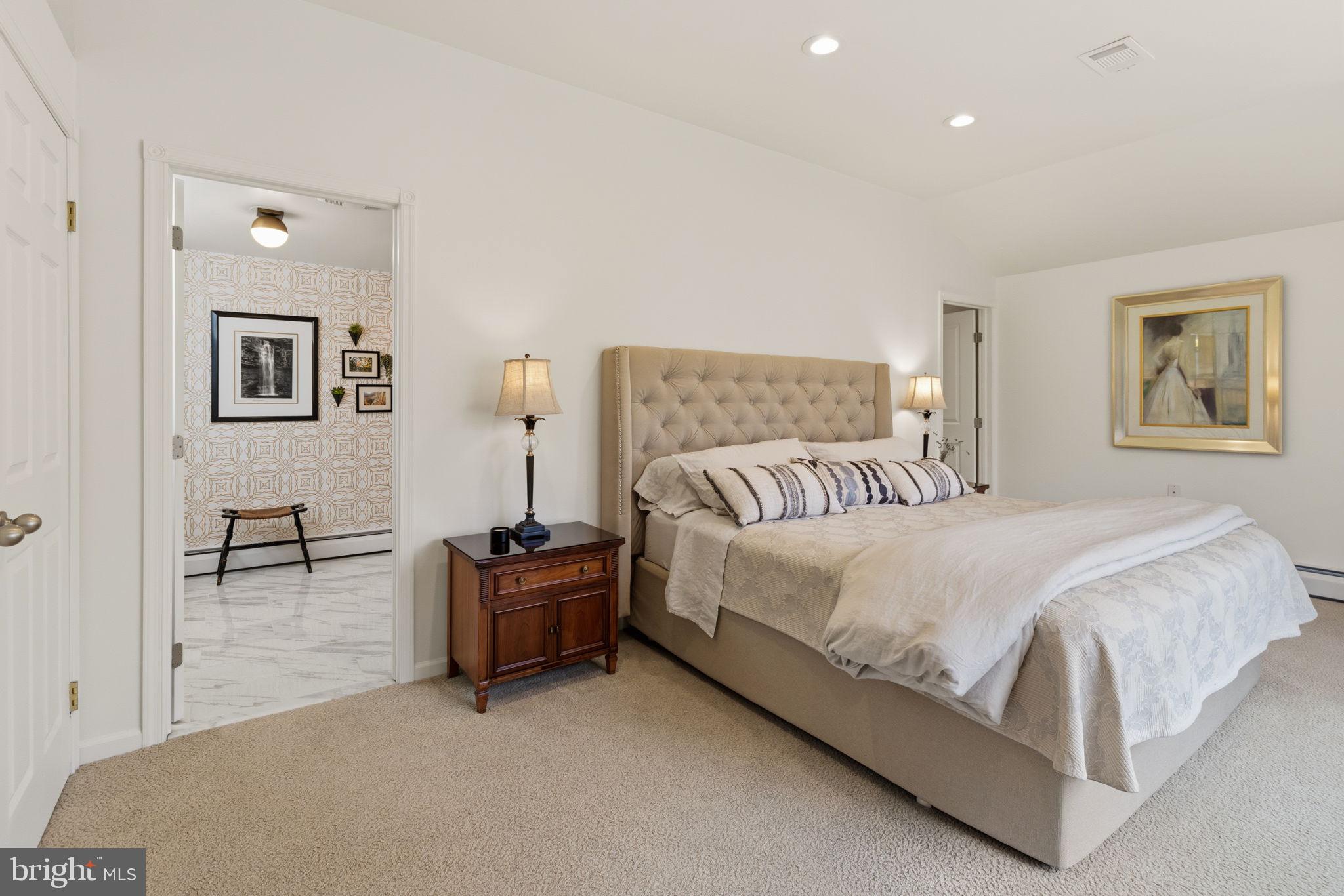 PEBBLE HILL - Residential