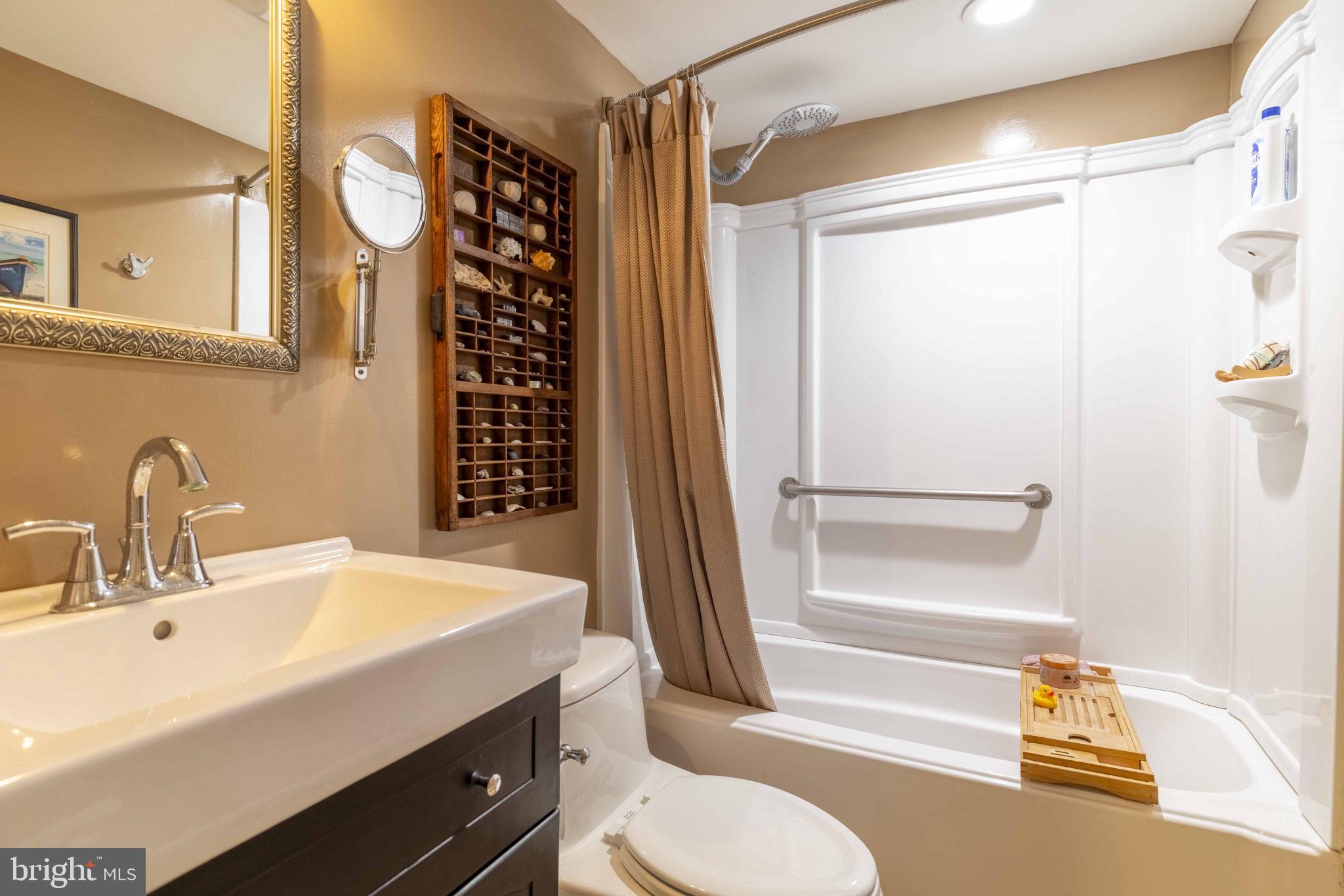 PEBBLE HILL - Residential