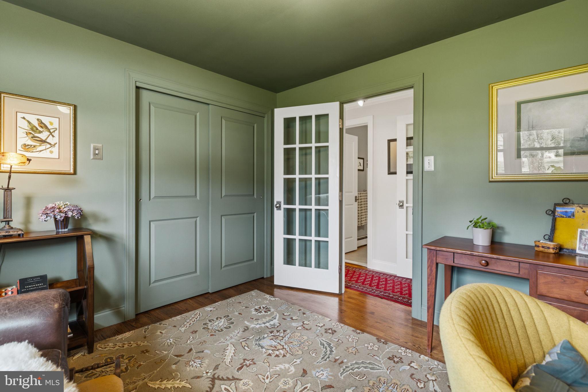 PEBBLE HILL - Residential