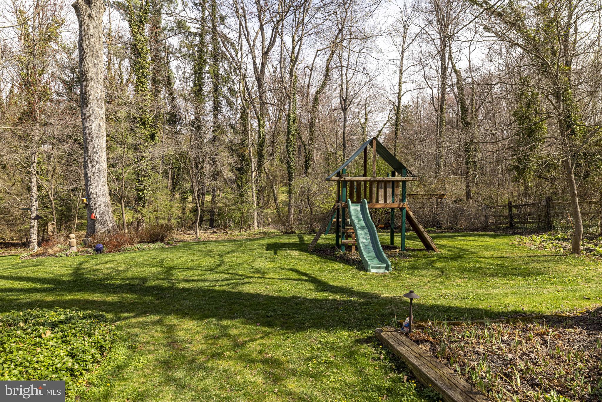 PEBBLE HILL - Residential