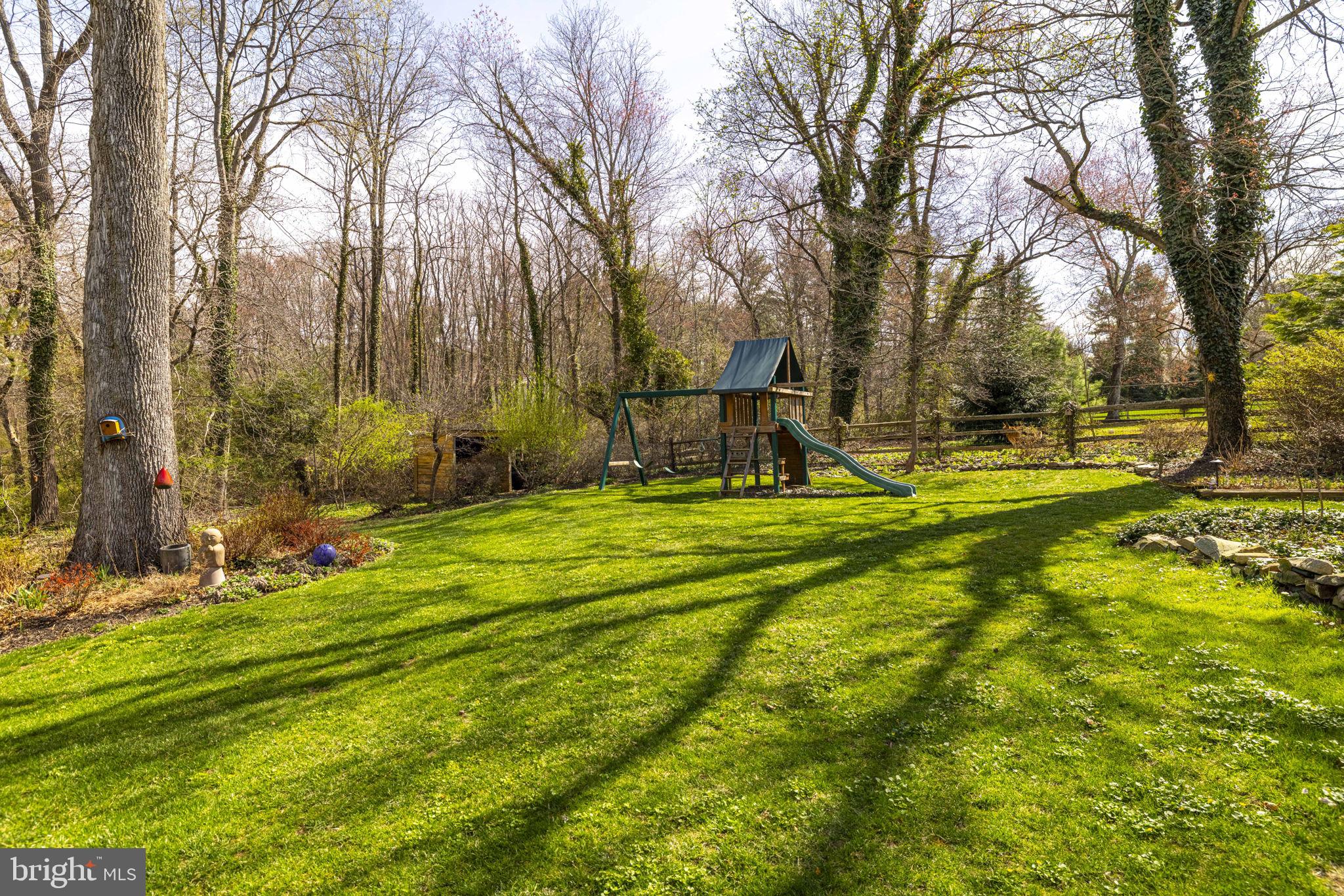 PEBBLE HILL - Residential