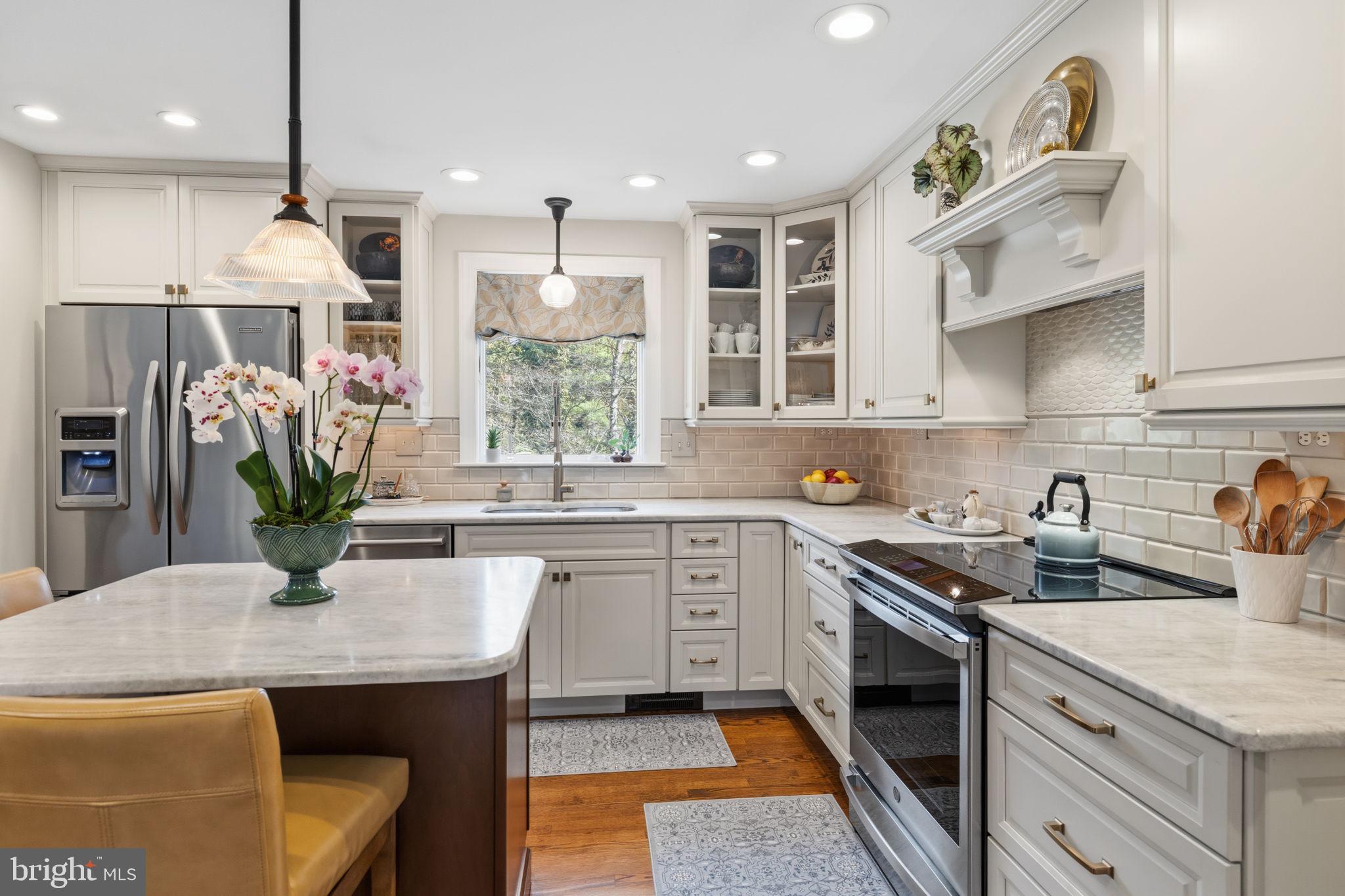 PEBBLE HILL - Residential