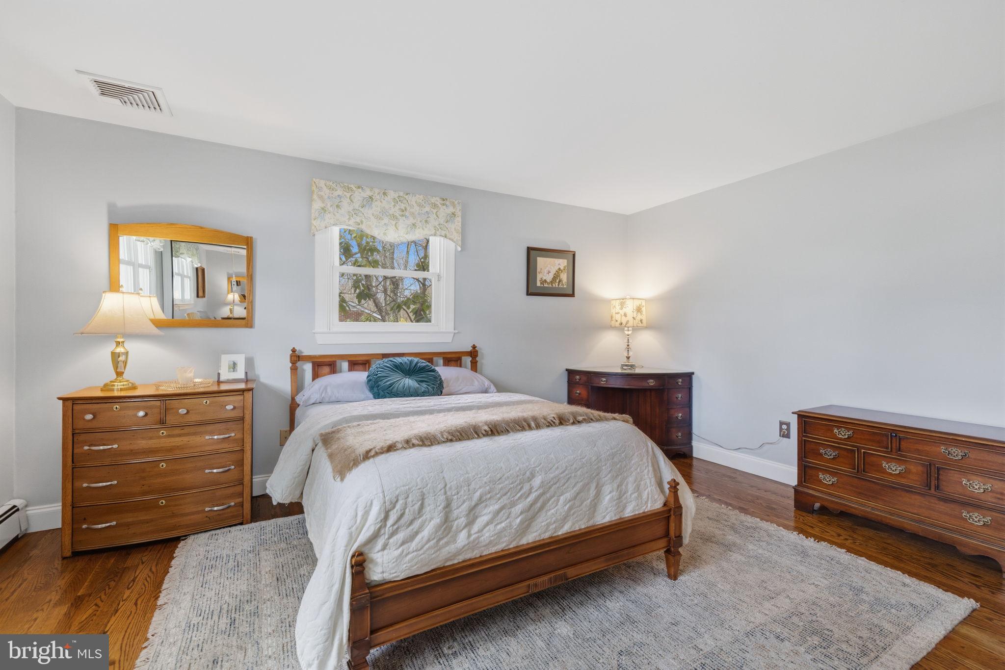 PEBBLE HILL - Residential