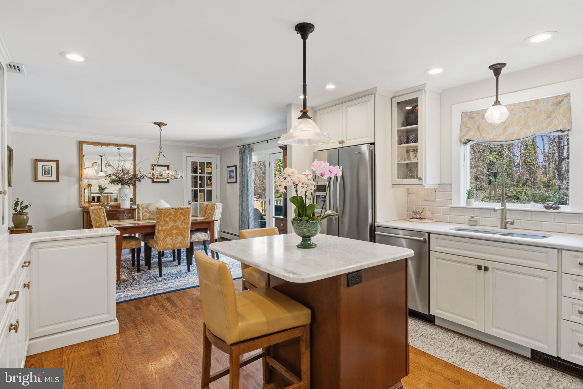 PEBBLE HILL - Residential