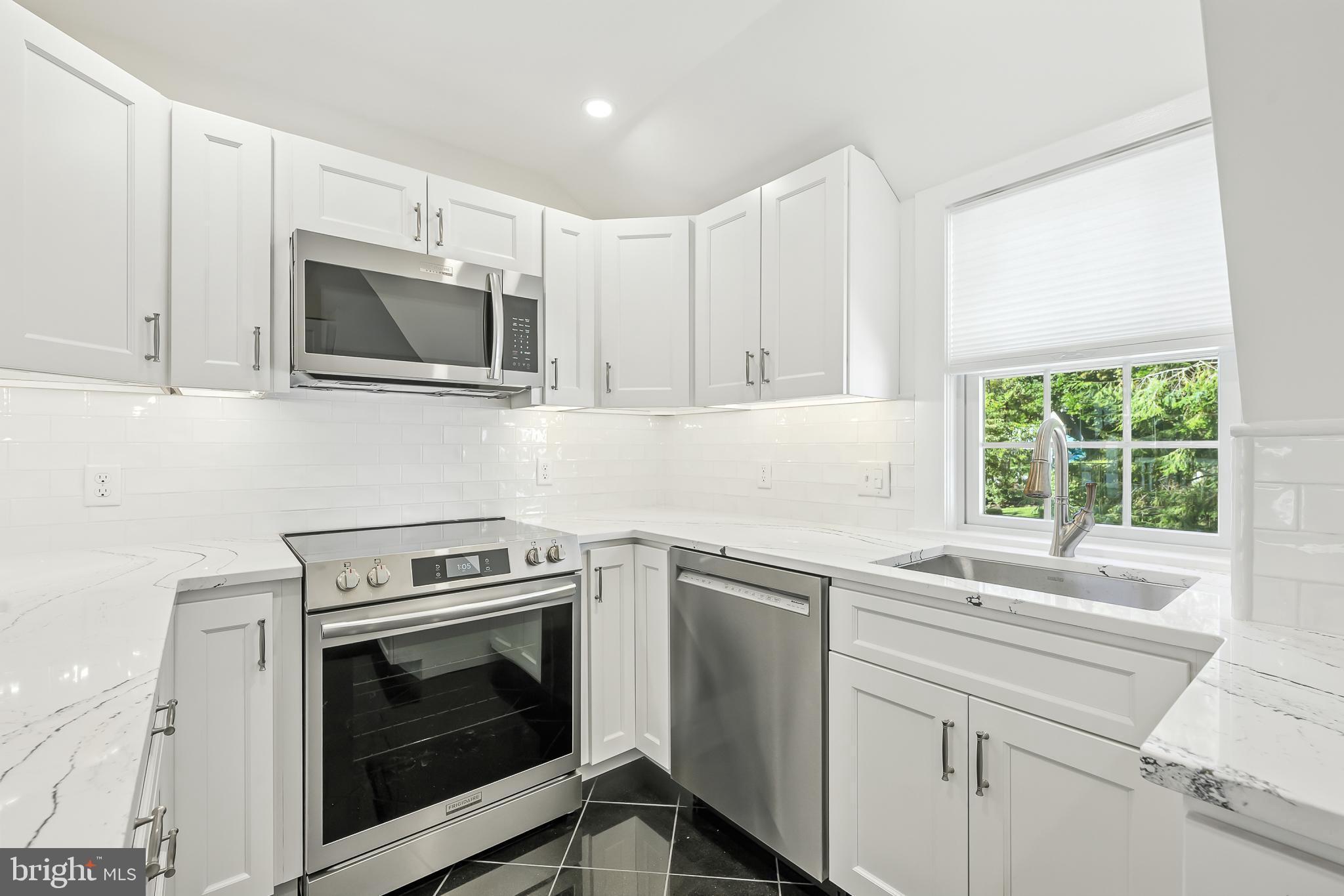 22 CENTER MEETING ROAD B