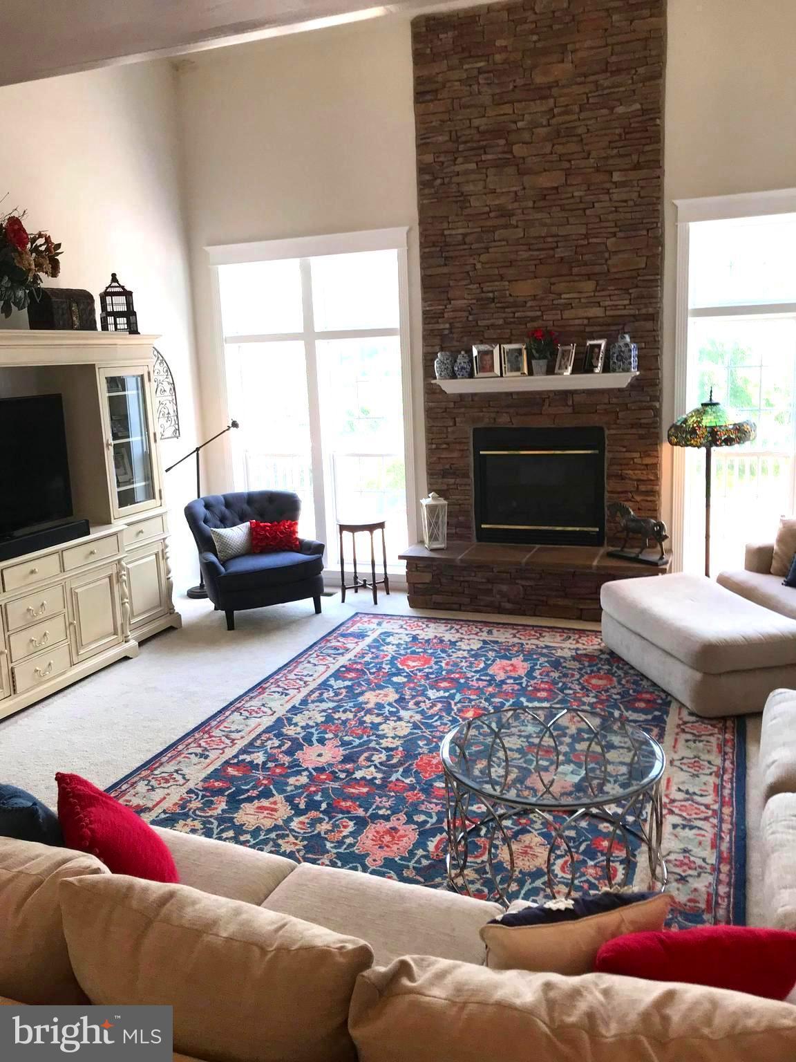 SOUTH POINTE II - Residential