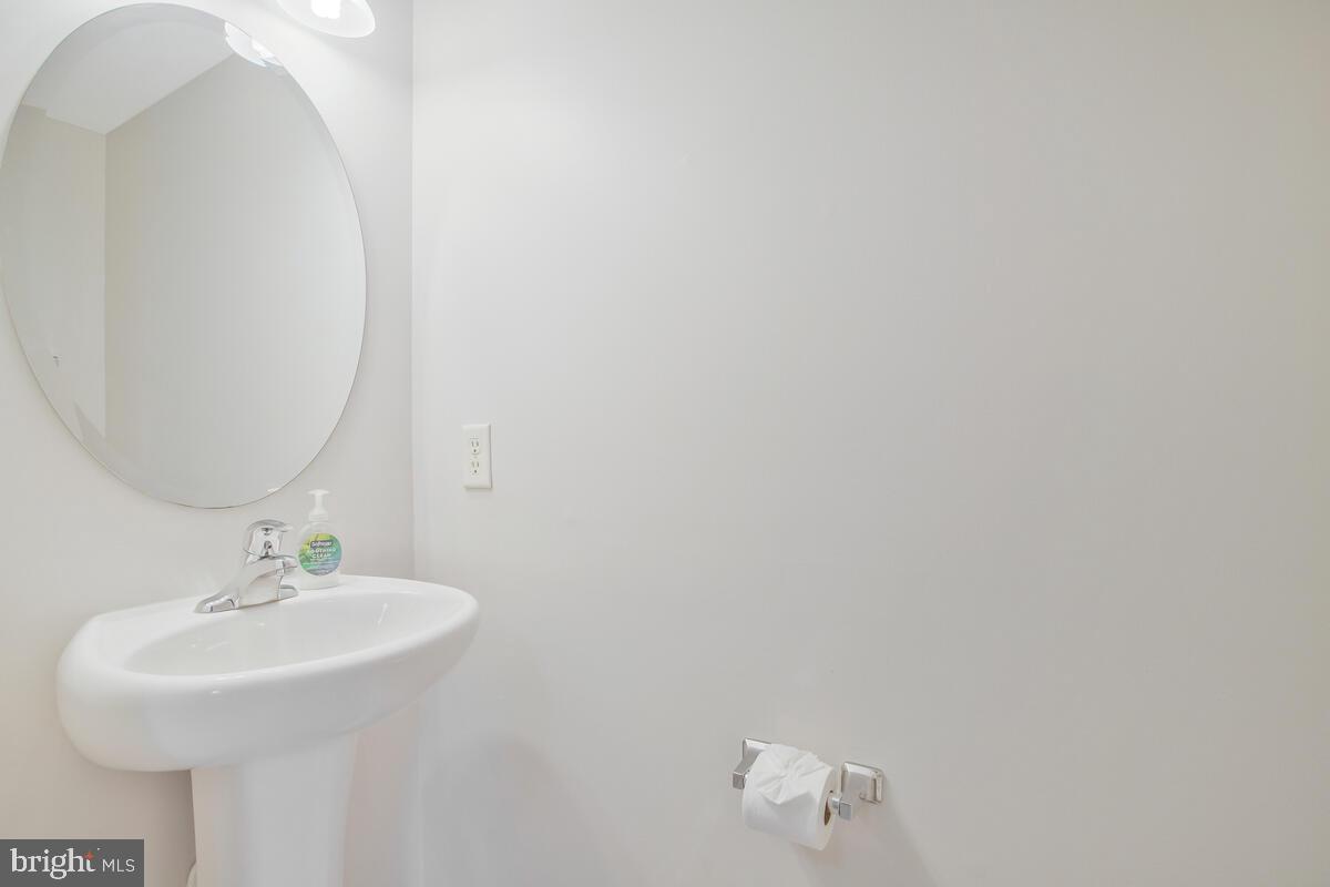 PINEY ORCHARD - Residential Lease