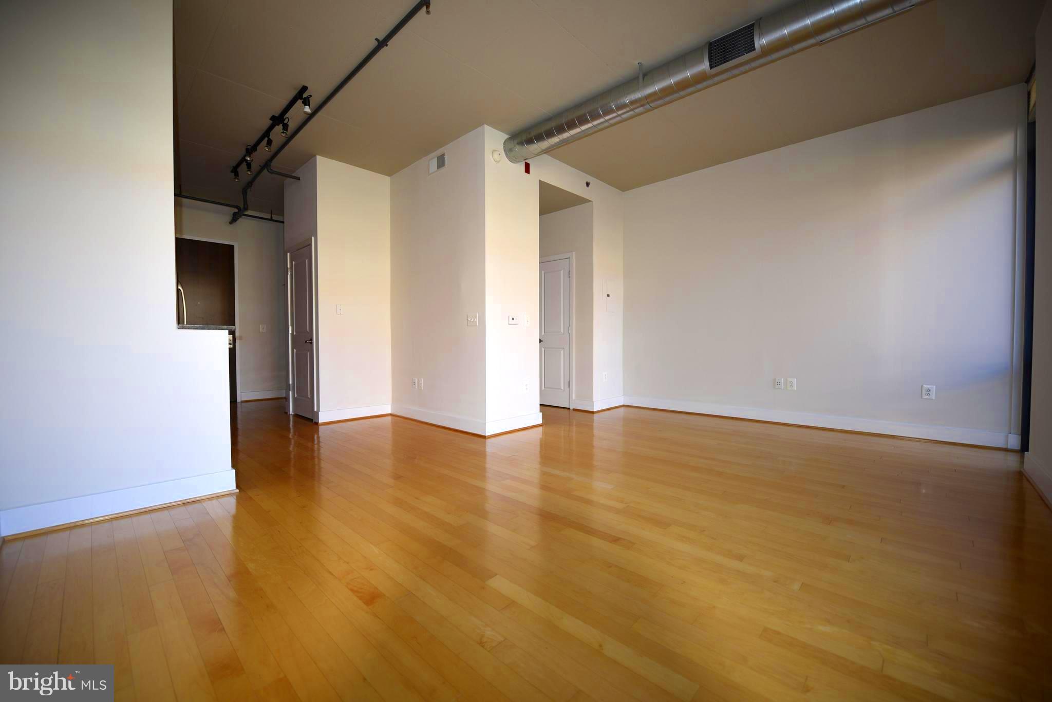 CONDOS AT CARLYLE SQUARE - Residential Lease