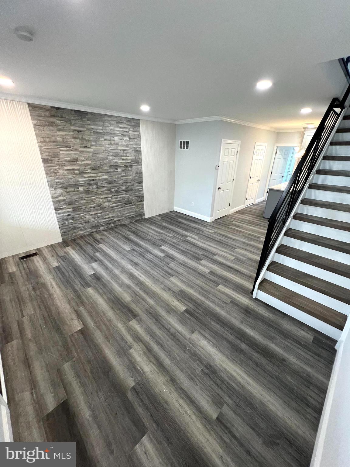 WEST OAK LANE - Residential