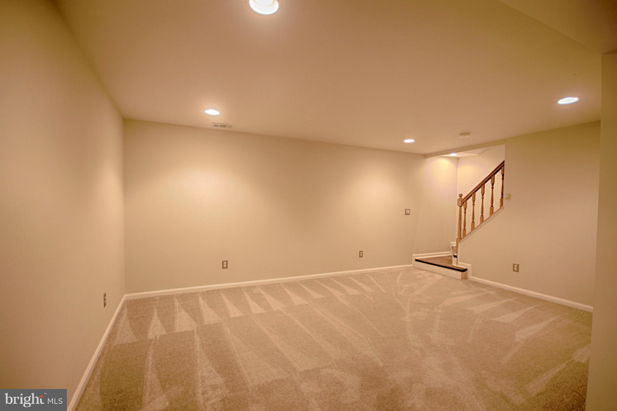 LONDON TOWN WEST - Residential Lease