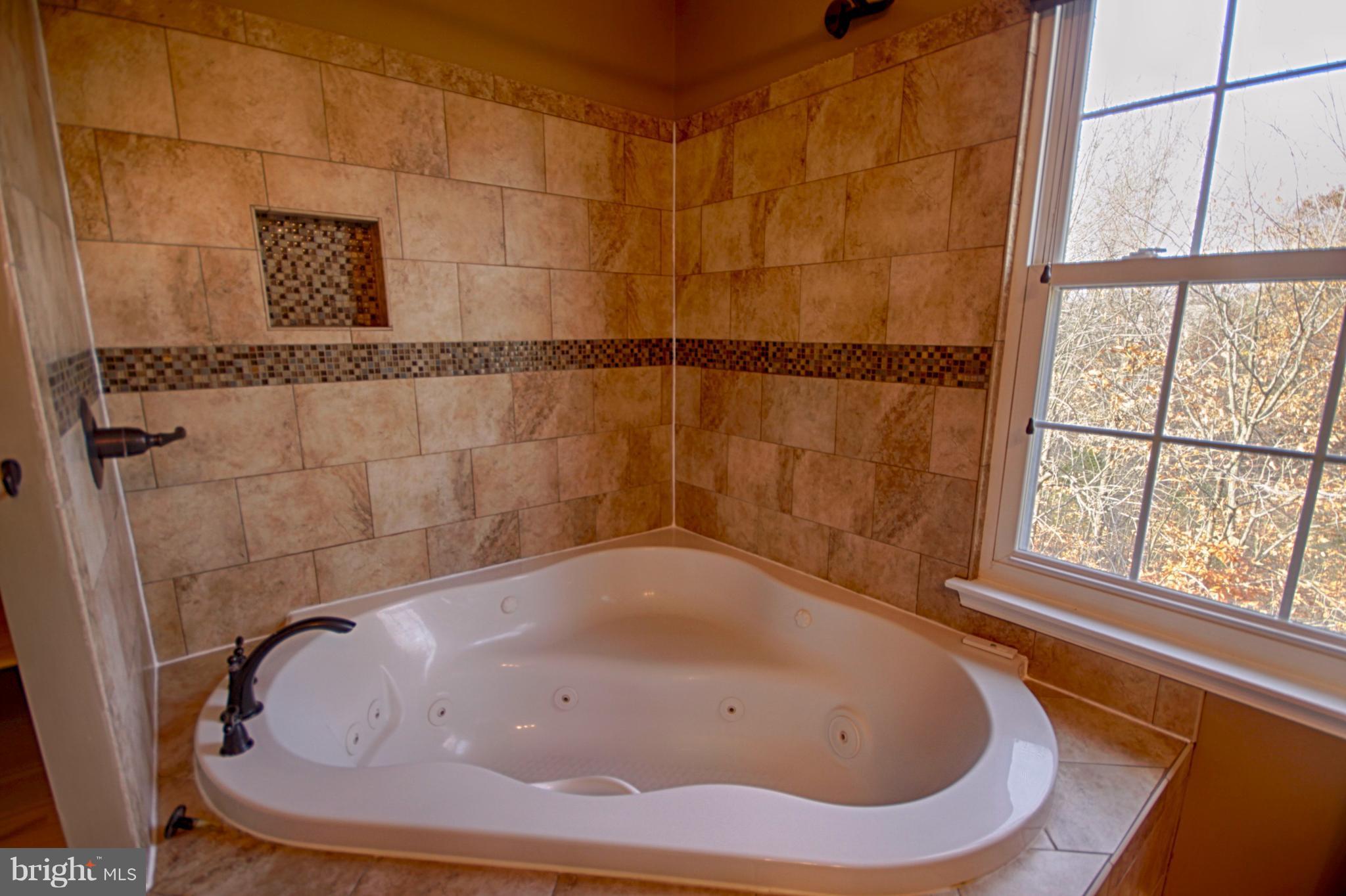 LONDON TOWN WEST - Residential Lease