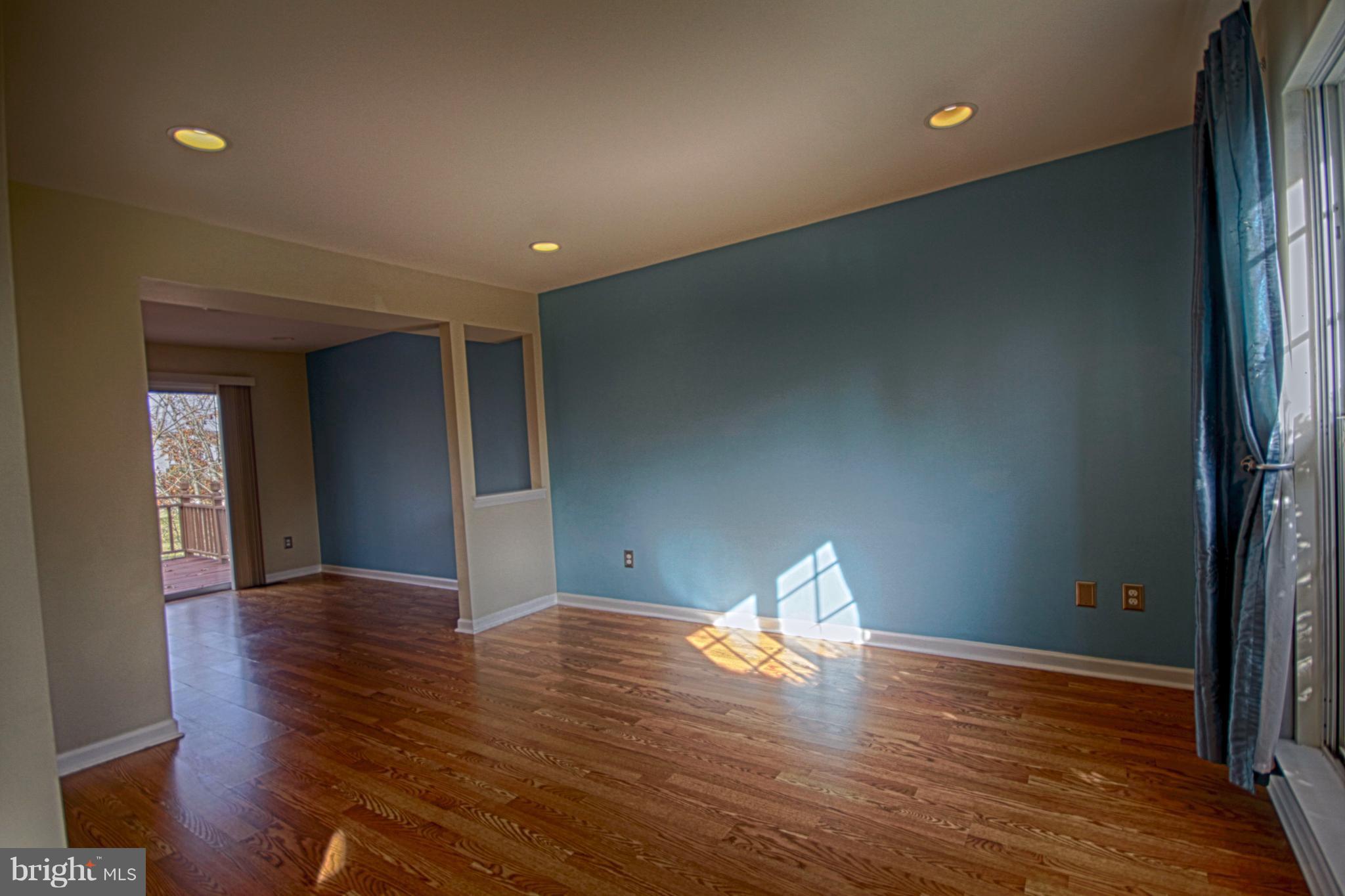 LONDON TOWN WEST - Residential Lease