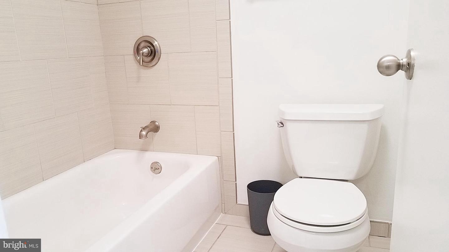 RADNOR - FORT MYER HEIGHTS - Residential Lease