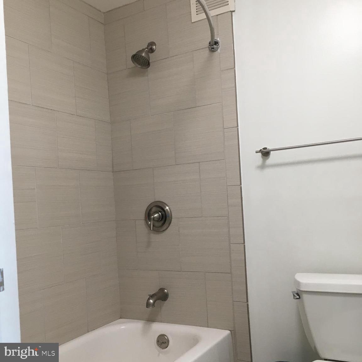 RADNOR - FORT MYER HEIGHTS - Residential Lease