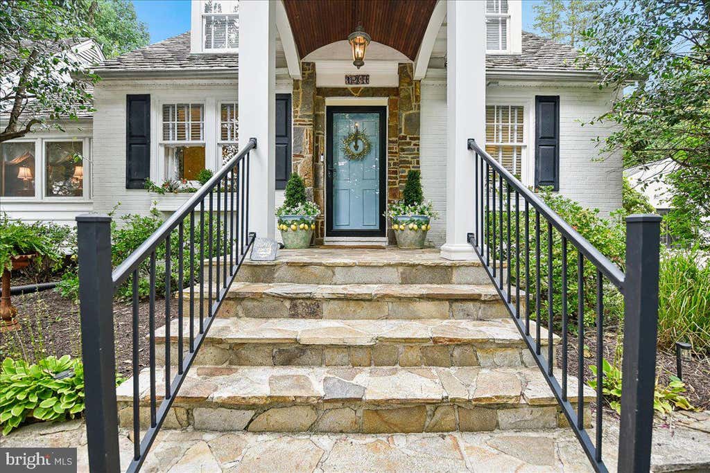 Photo of 1207 Boyce Avenue, BALTIMORE, MD 21204 (MLS # MDBC2173850)