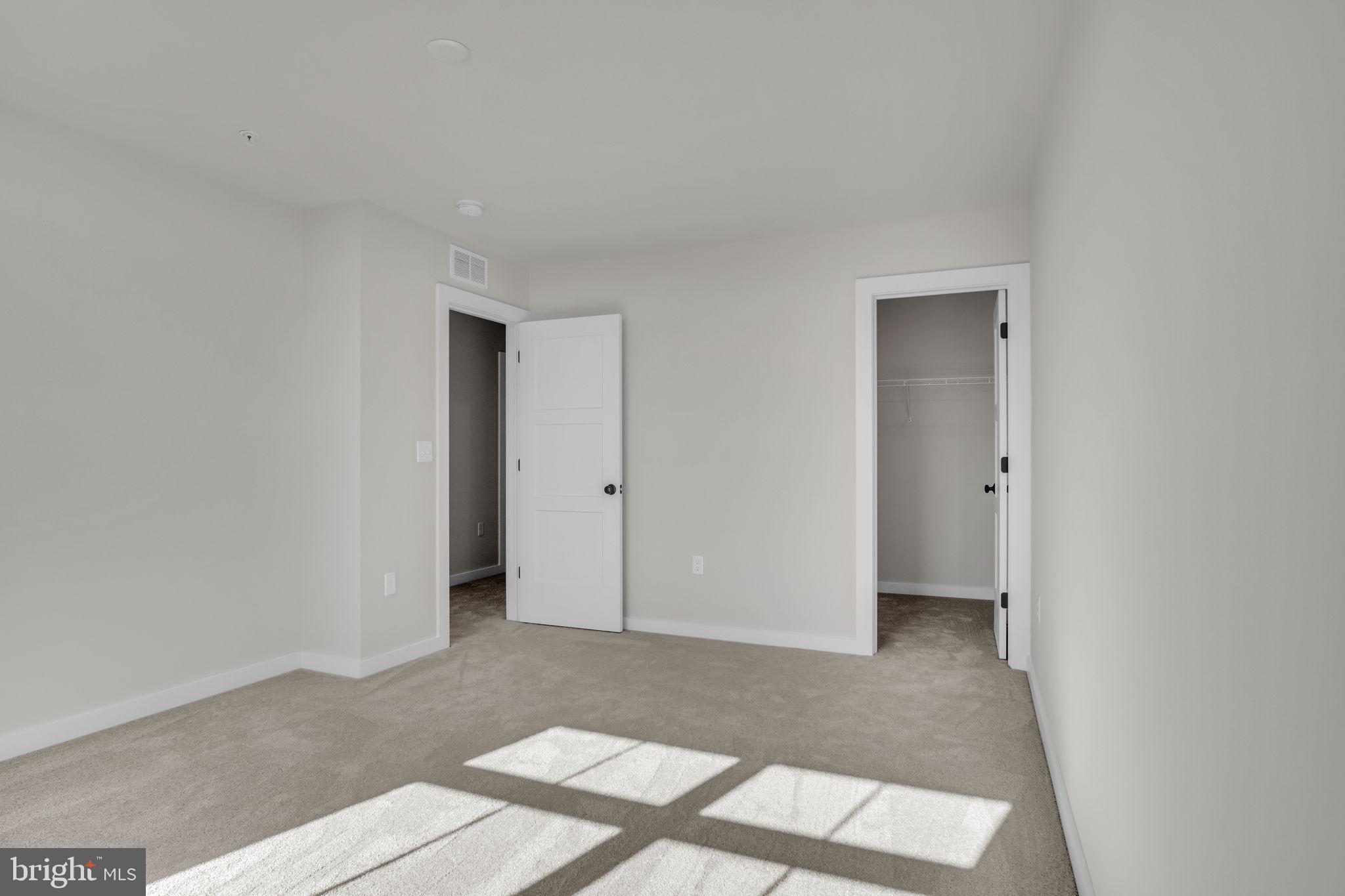 AUTUMN CHASE - Residential