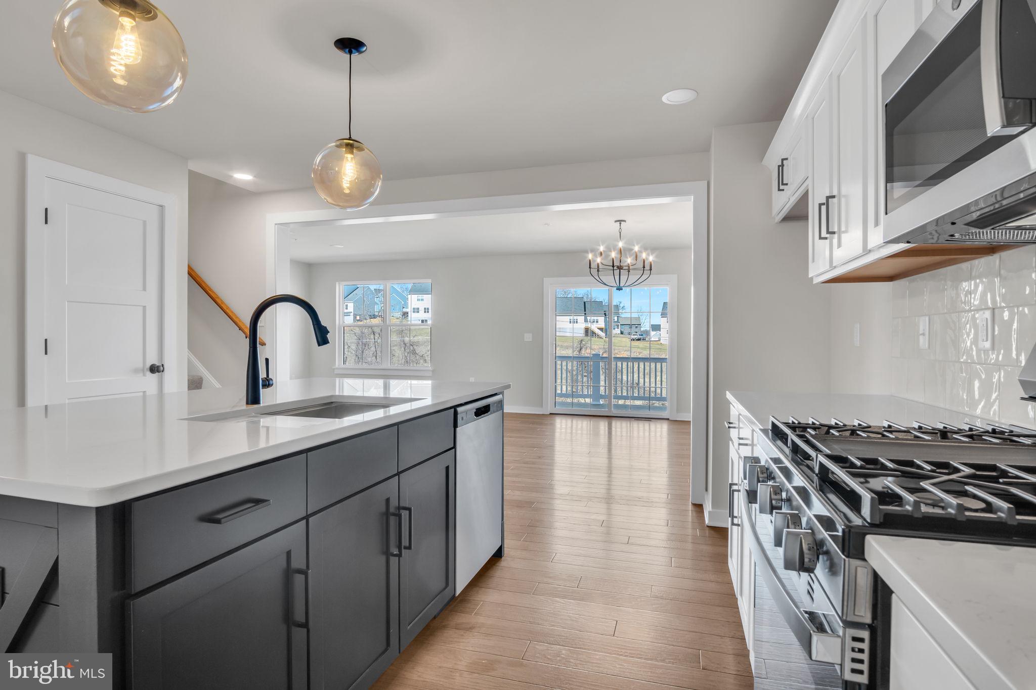 AUTUMN CHASE - Residential